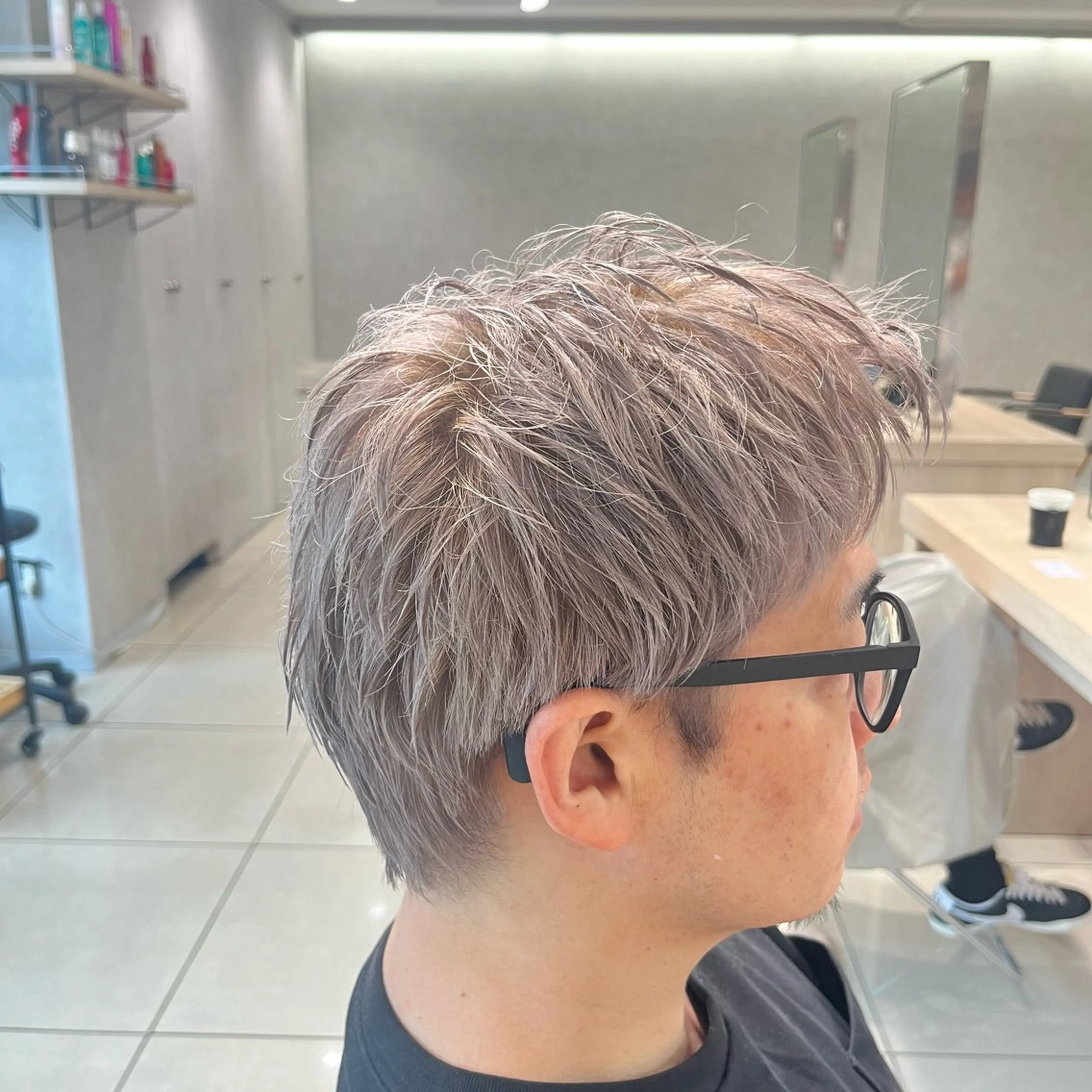 ショート カット ヘアカラー 巖本 真希のヘアスタイル