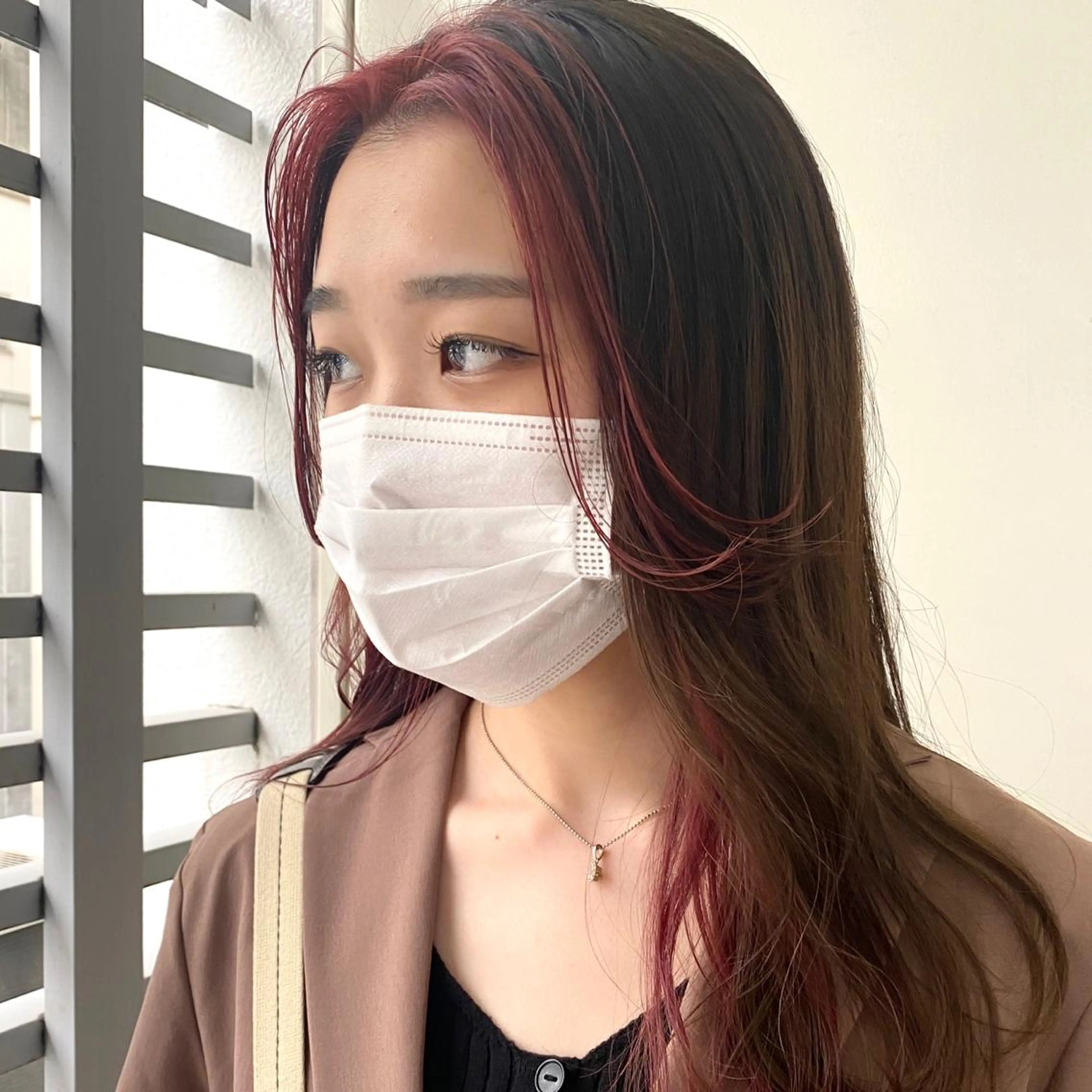 ロング カラー ANNA ／艶髪／ハイトーンのヘアスタイル