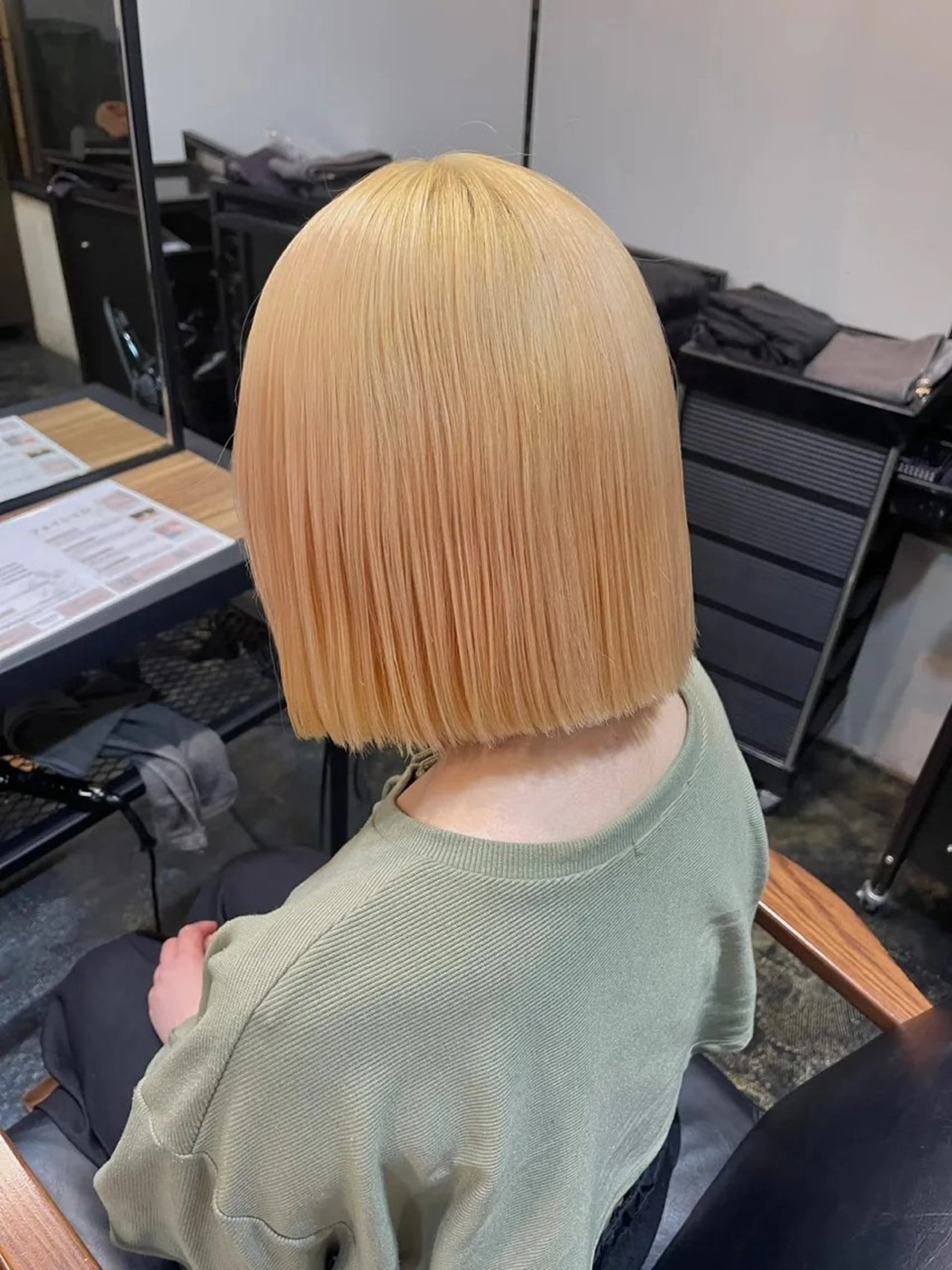 ショート ボブ Colore（コローレ）所属・顔タイプ/ダブルカラ ー/りりかのヘアスタイル