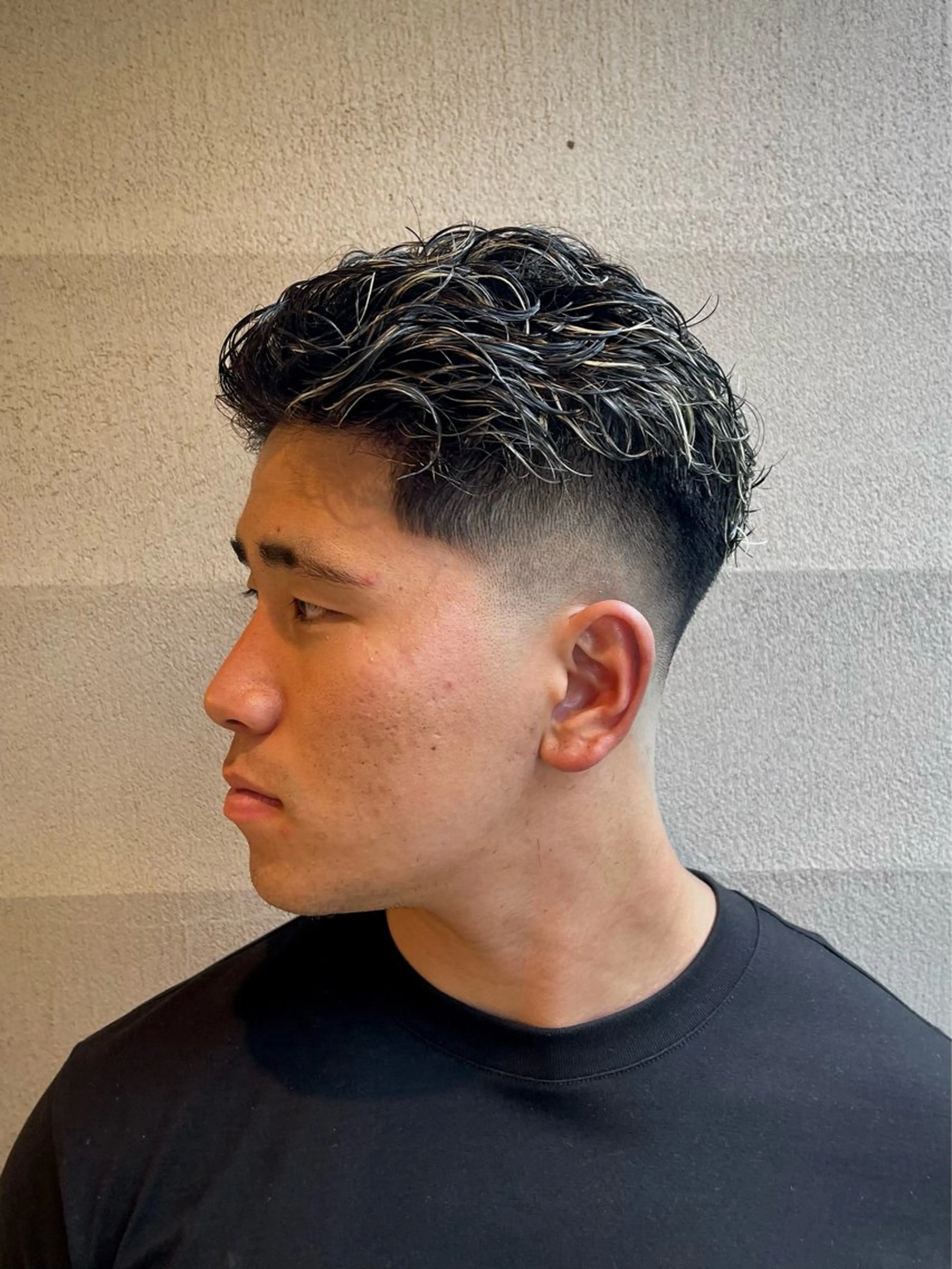 ショート カラー パーマ メンズ フェードカット メンズハイライト メンズメッシュ モヒカン メンズパーマ カット ヘアカラー パーマ 【再現性120%】 🔥龍也リュウヤ🔥のヘアスタイル