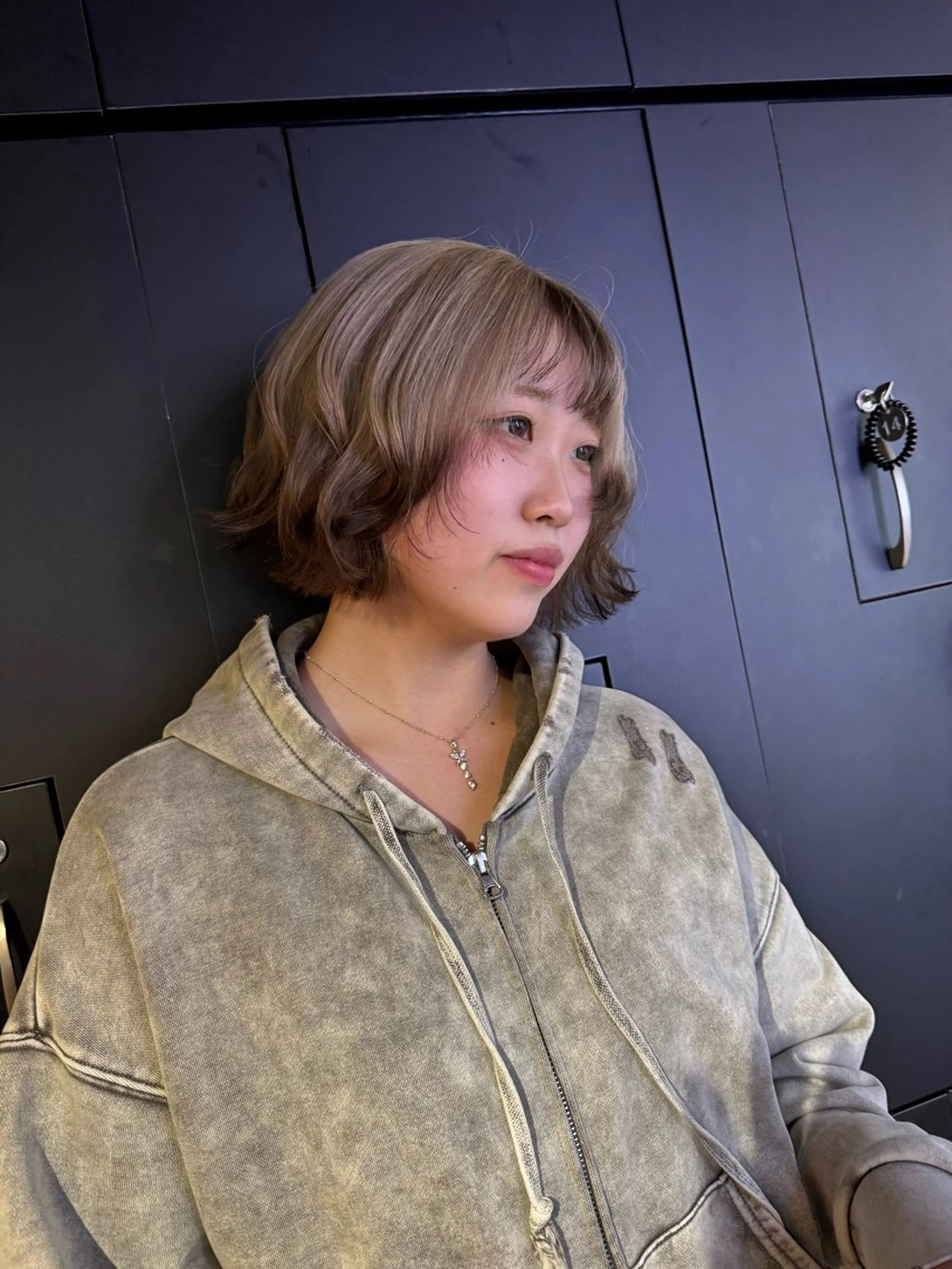 ミディアム カラー ヘアカラー トリートメント 🦄垢抜けボブ特化× 暖色カラー未来🦄のヘアスタイル