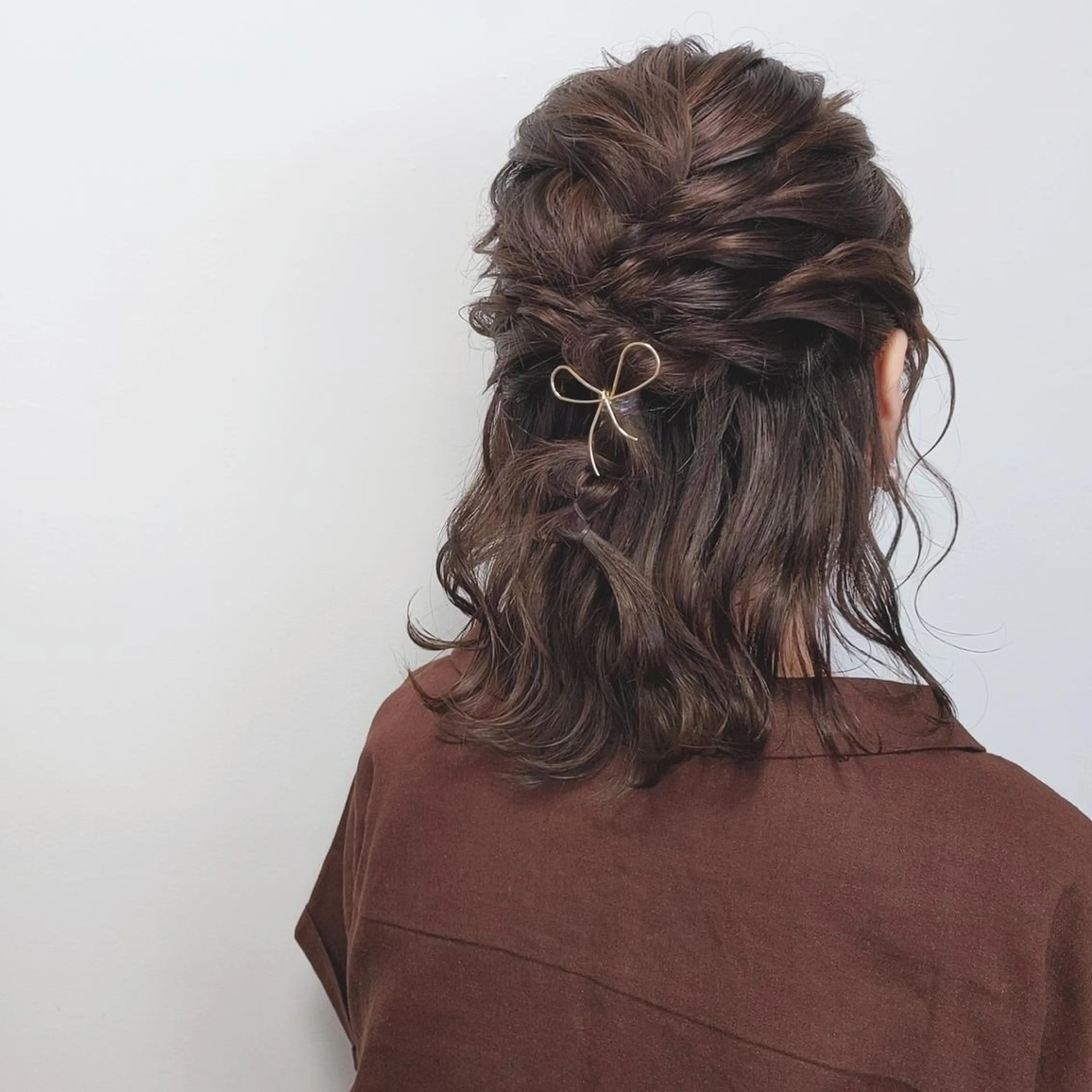 ミディアム ヘアアレンジ ハーフアップ PRIVATE SALON EYES所属・EYES リアのマツエク・マツパデザイン