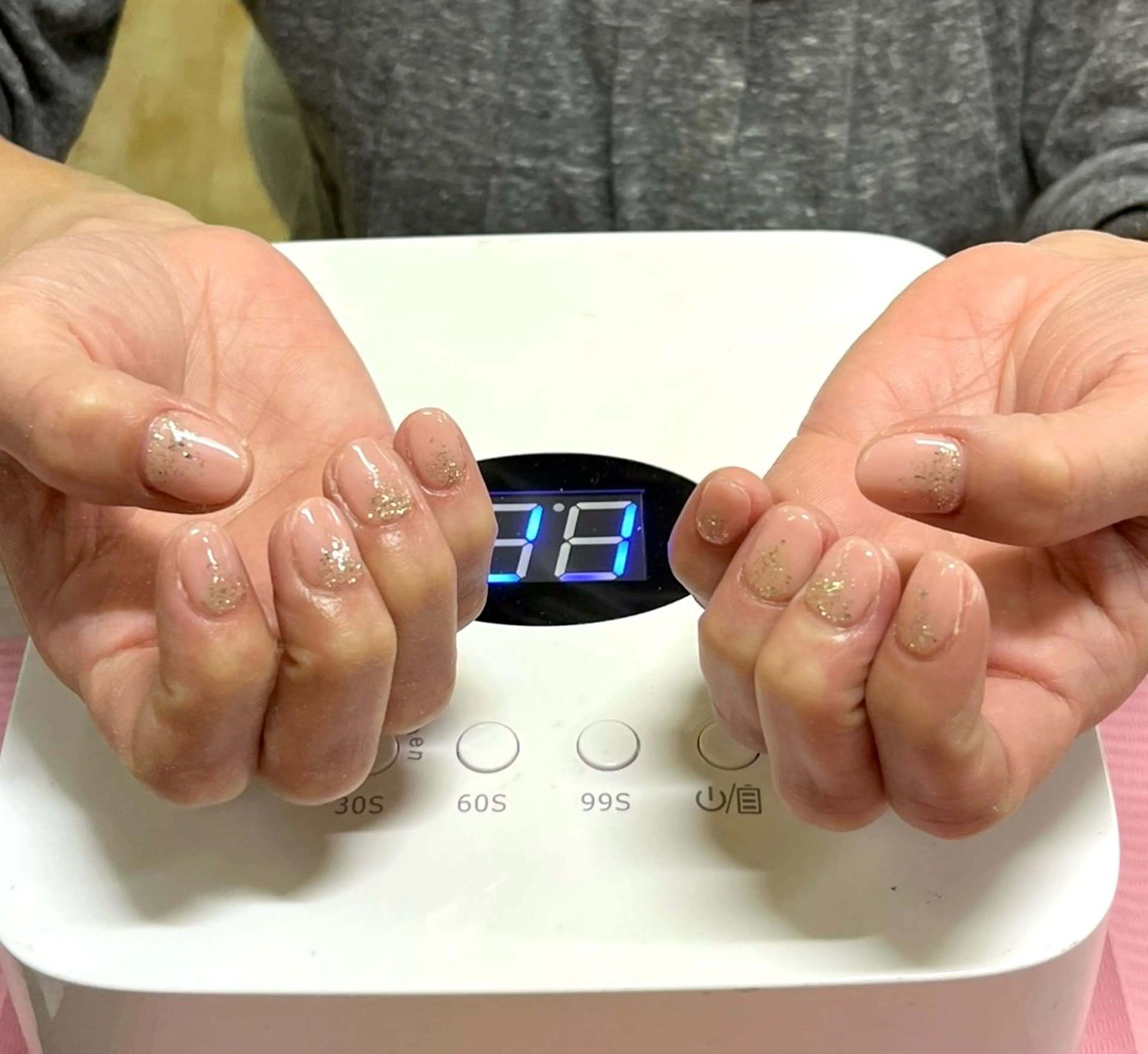 ネイル ラメ(グリッター) TRU NAIL&EYE 本厚木店所属・TRU ヒナのネイルデザイン