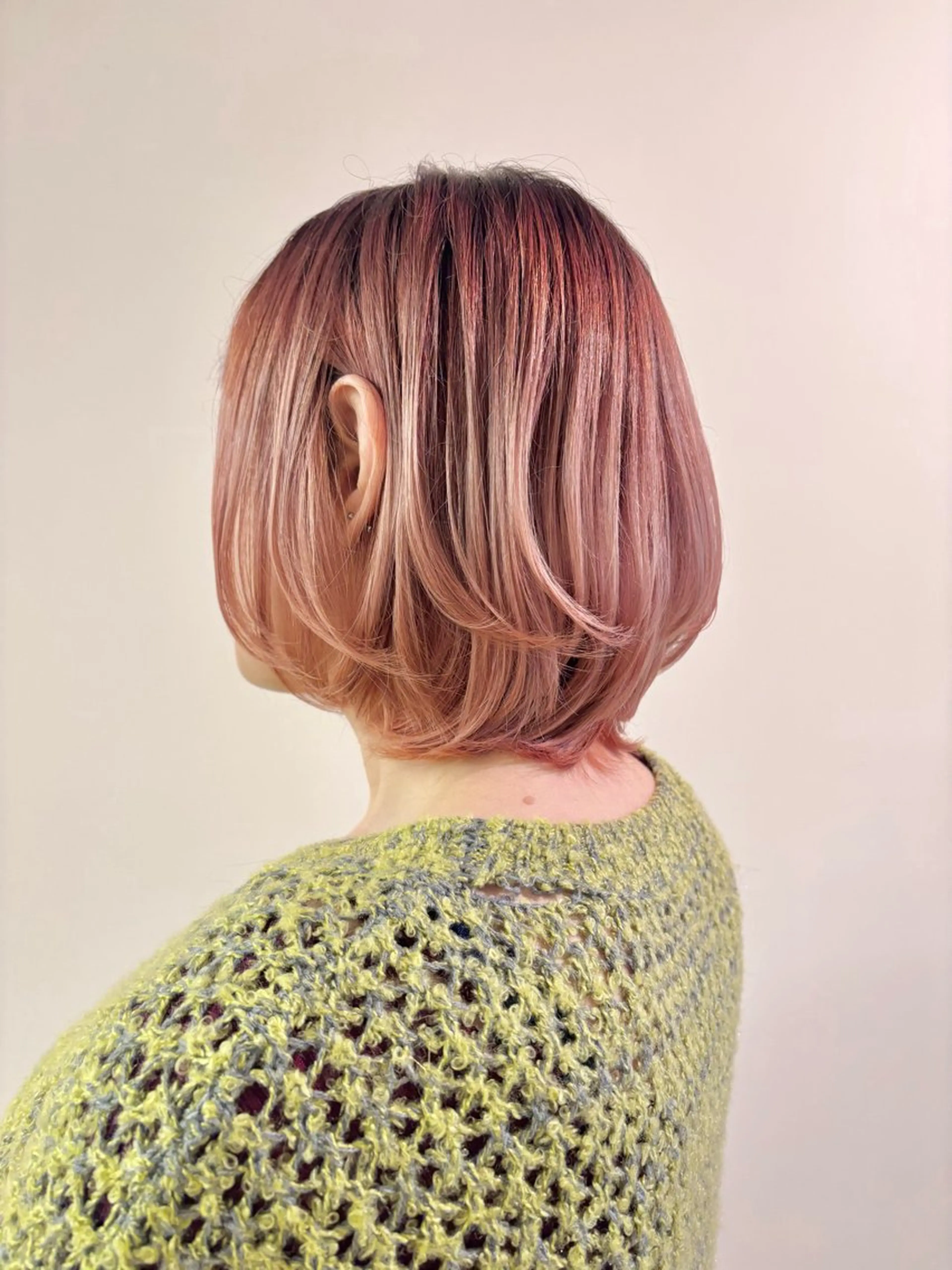 ミディアム カラー 古川 琴美のヘアスタイル