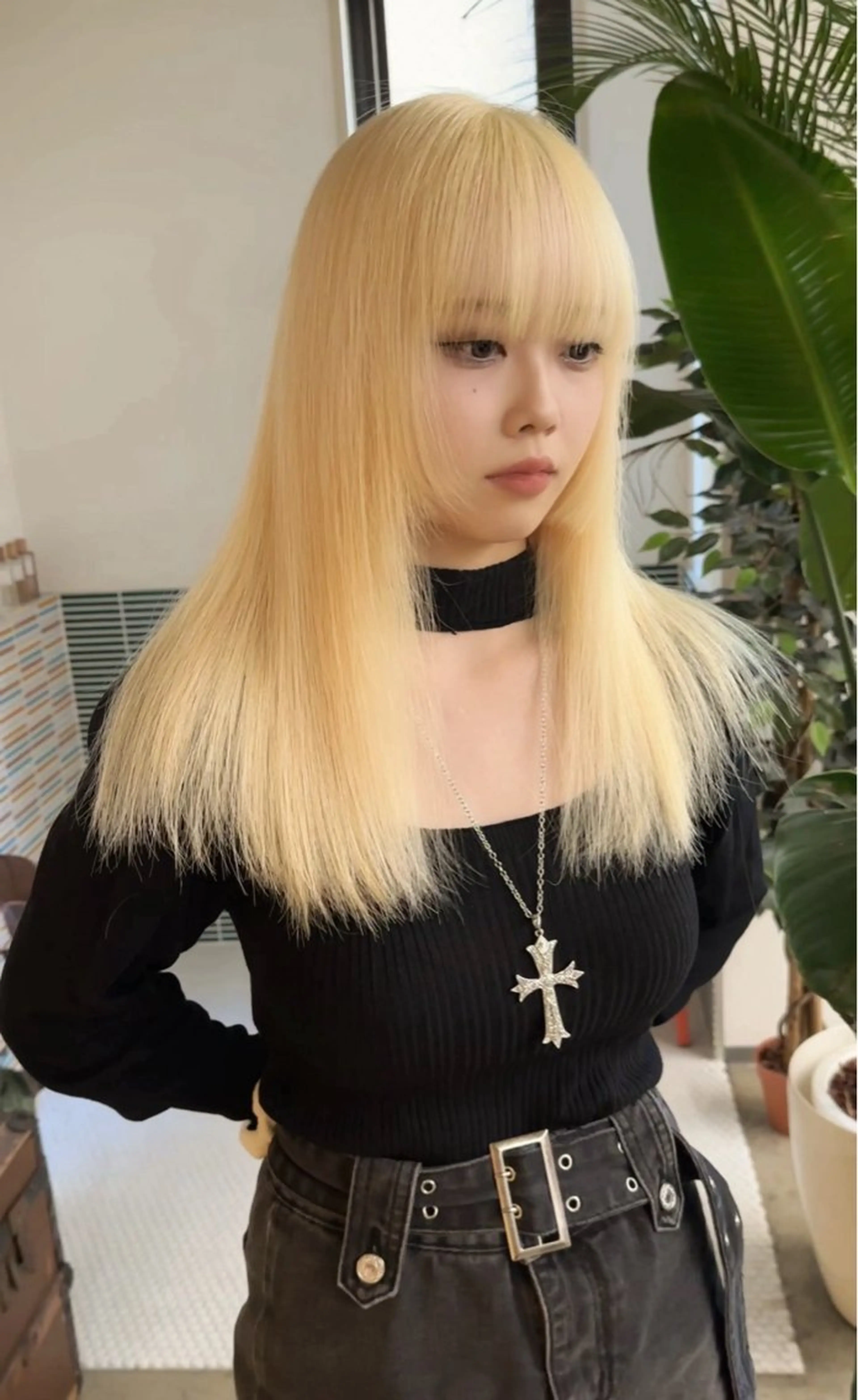 ロング カラー ブリーチ ブロンド ホワイトブロンド ブリーチ矯正/ ブリーチ特化mikaのヘアスタイル