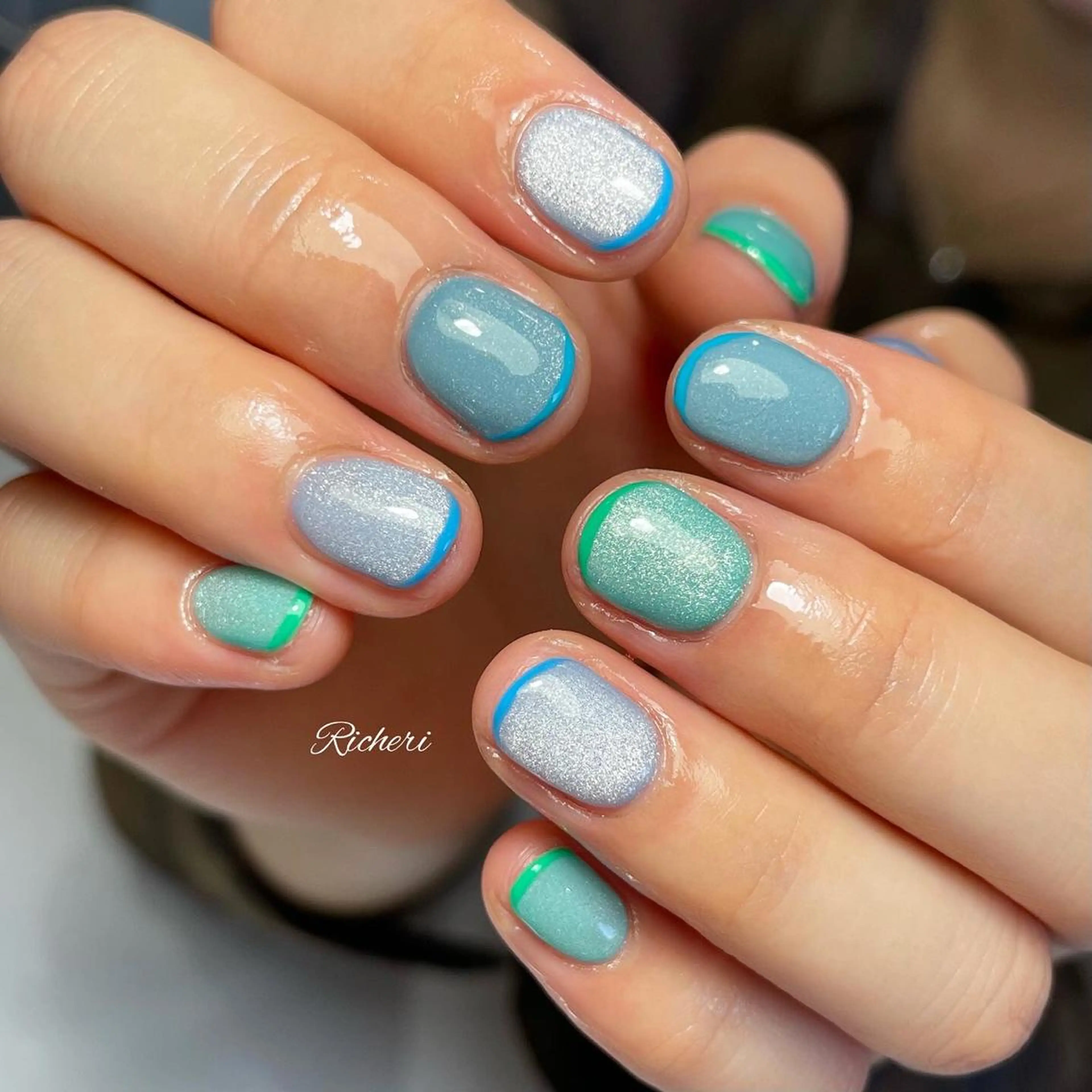 セミロング ネイル 韓国風ヘア アートネイル フレンチネイル ジェルネイル キラキラネイル richeri beautyのエステ・リラクイメージ