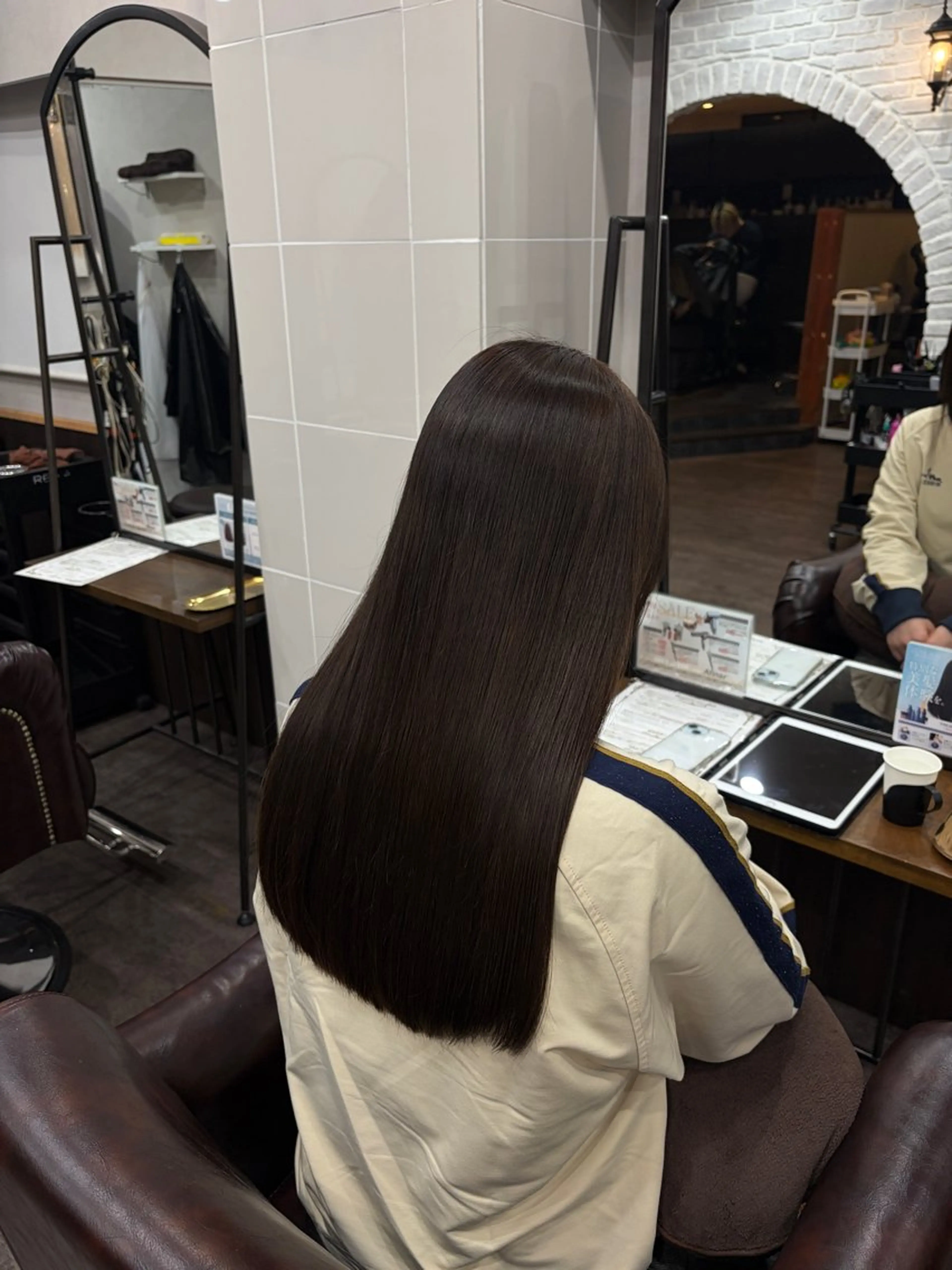 カラー Mejia Riseのヘアスタイル