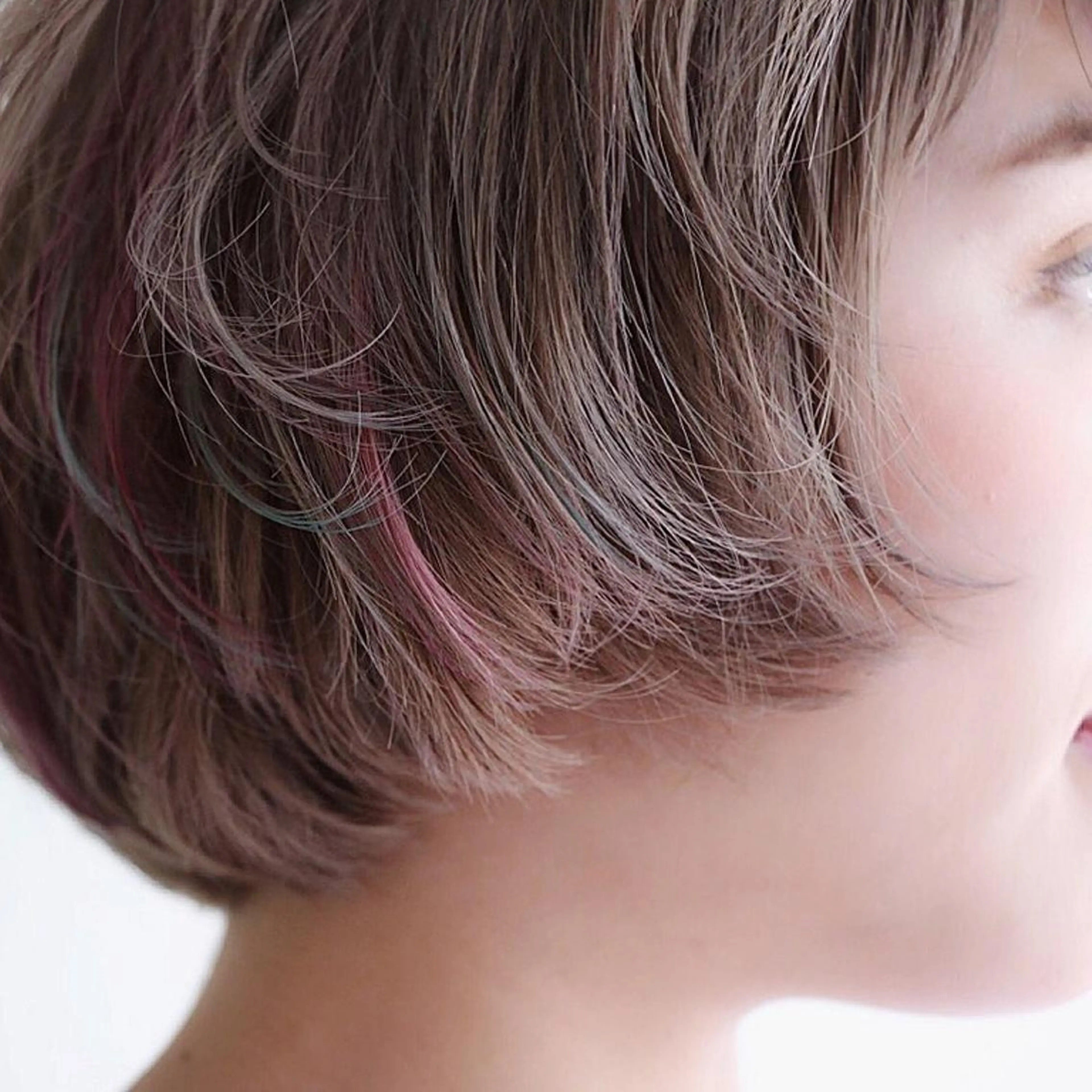 ショート カラー アッシュ ブリーチ ピンクカラー ケア剤オタク×海外 ヘア長谷川裕起のヘアスタイル