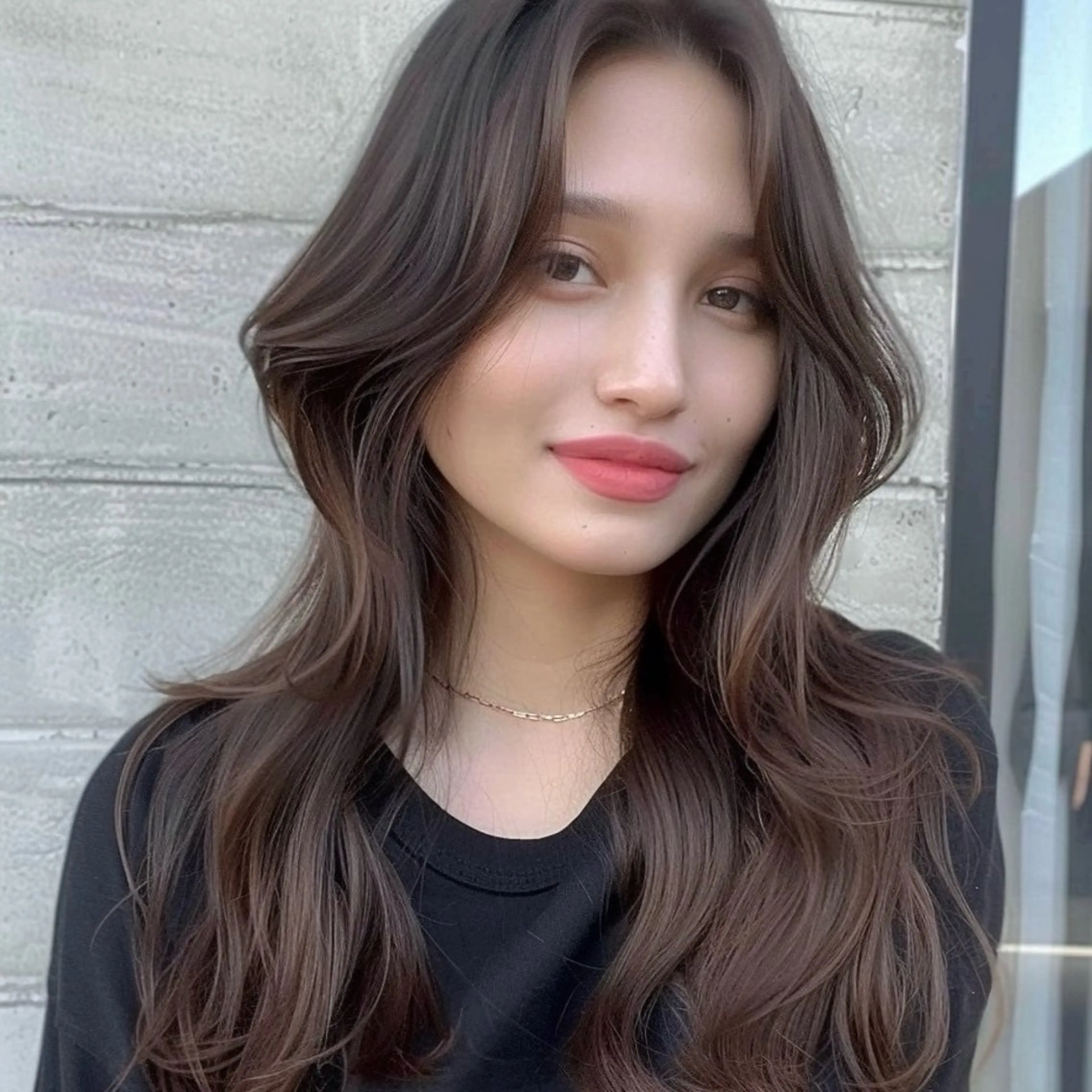 ロング カラー 岡田 佳子のヘアスタイル