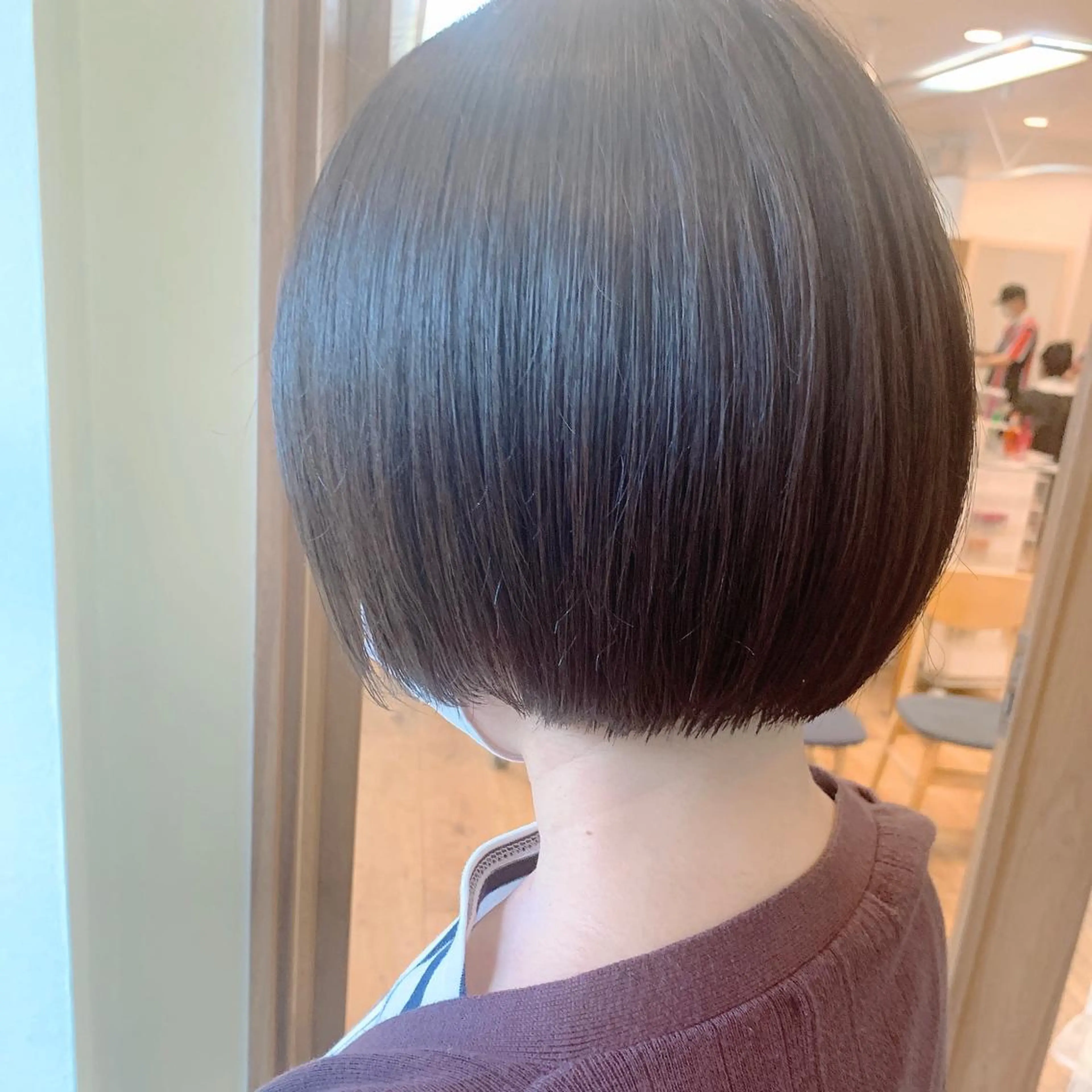 ショート ボブ カット NUMBER_ ユイナのヘアスタイル