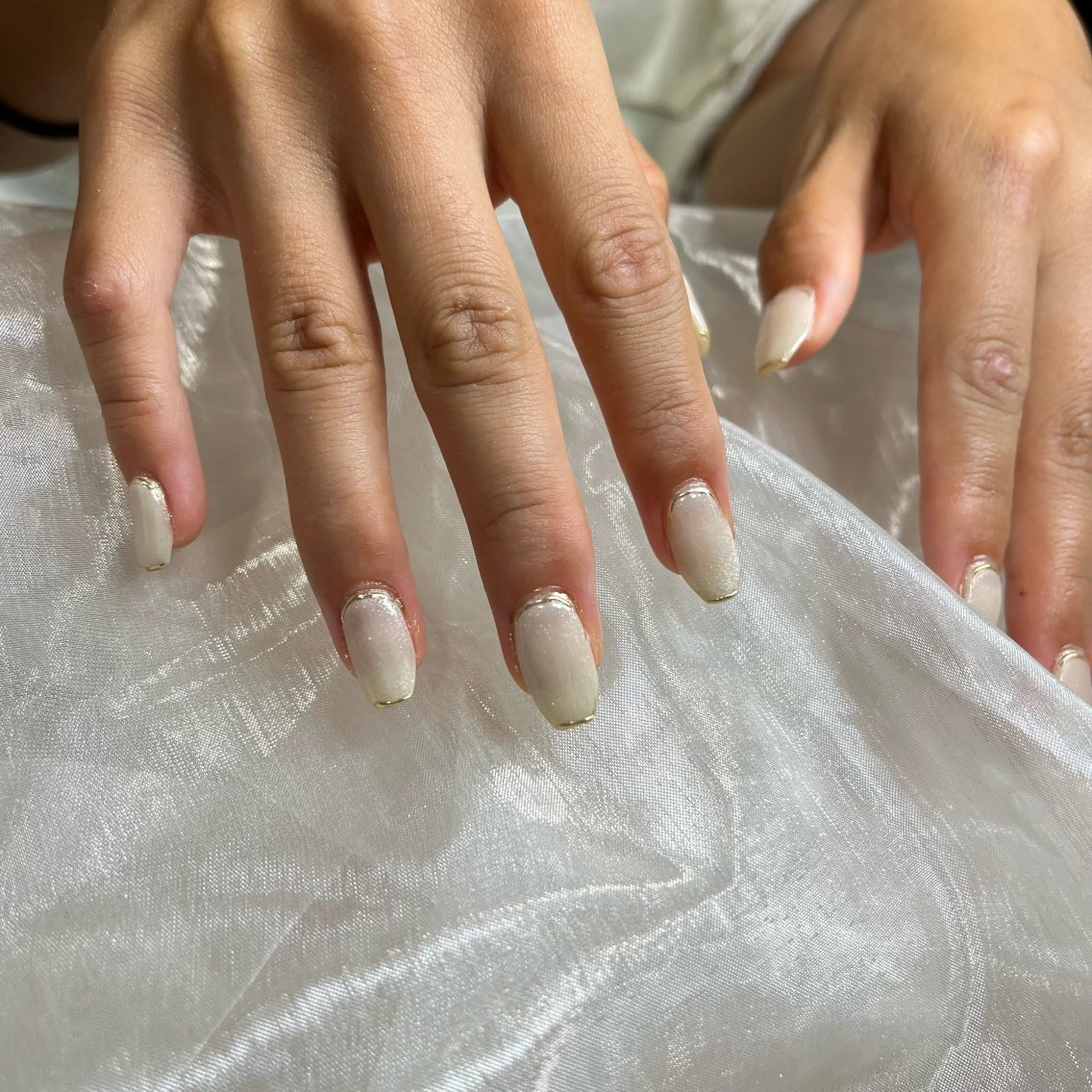 ネイル フレンチネイル マグネットネイル ミラーネイル ワンカラーネイル ホワイト n.hair所属・HTM _PUPULAのネイルデザイン