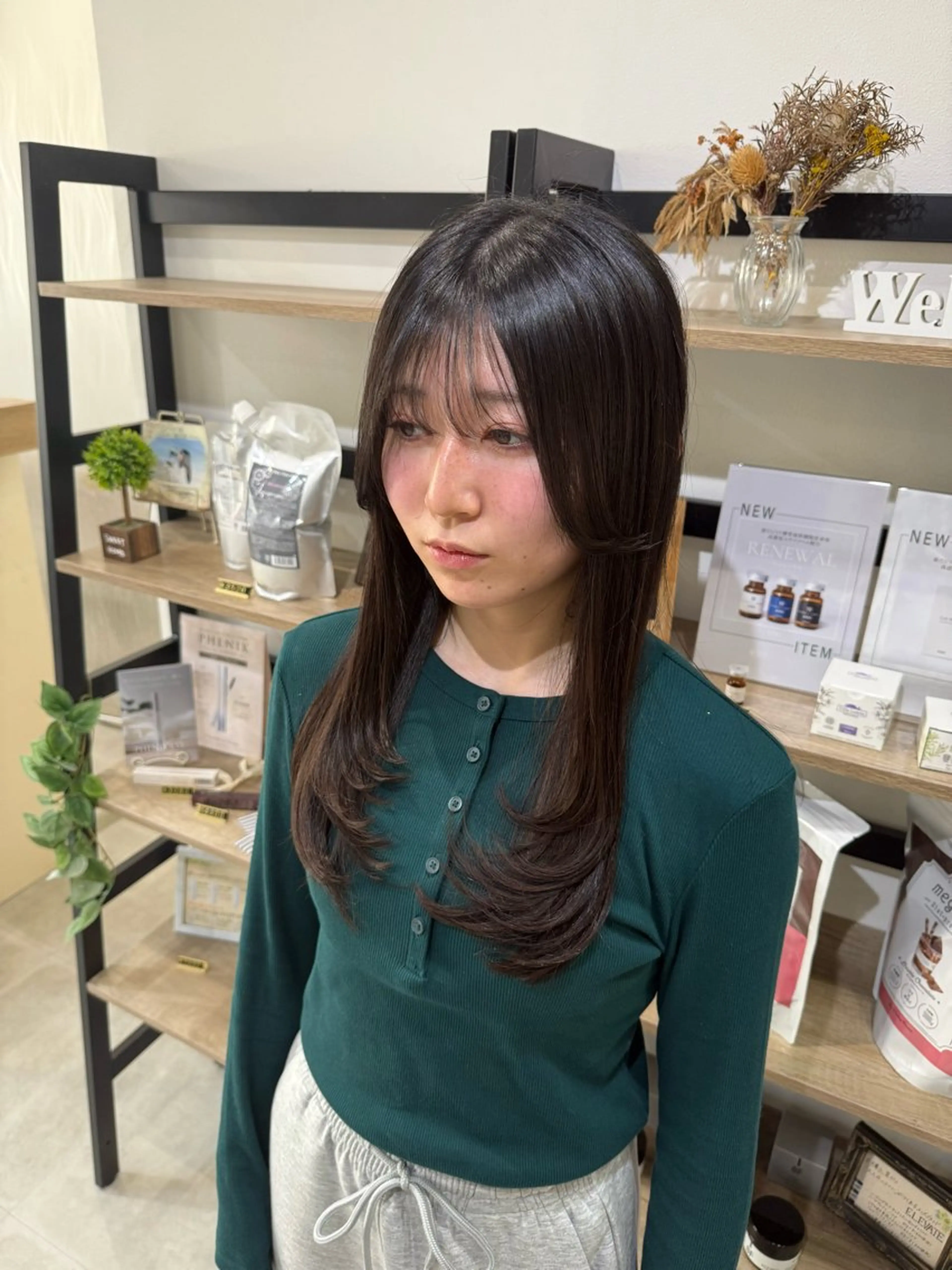 ロング 島 歩那のヘアスタイル