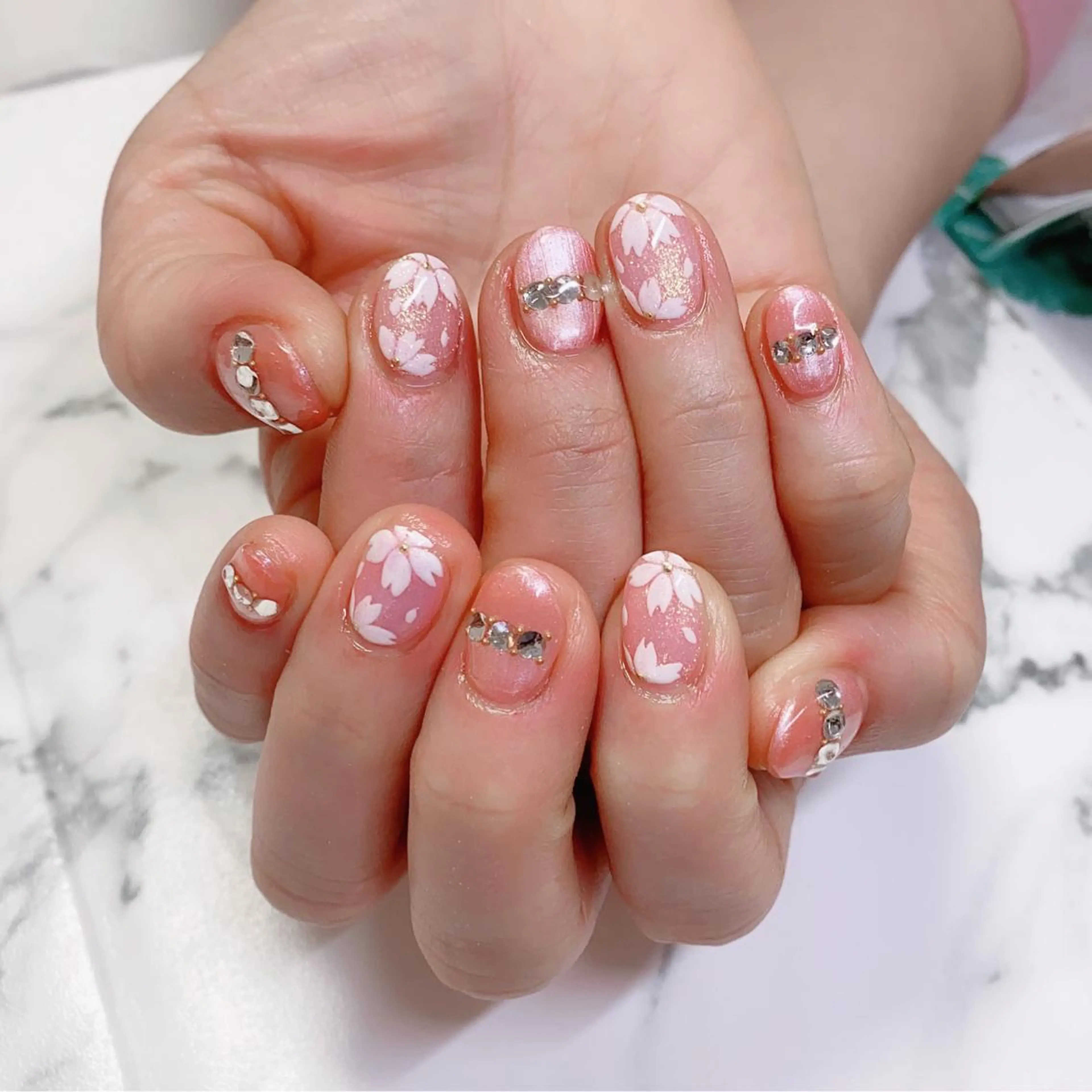 ロング カラー ネイル アートネイル 桜ネイル Q Free nailsのネイルデザイン