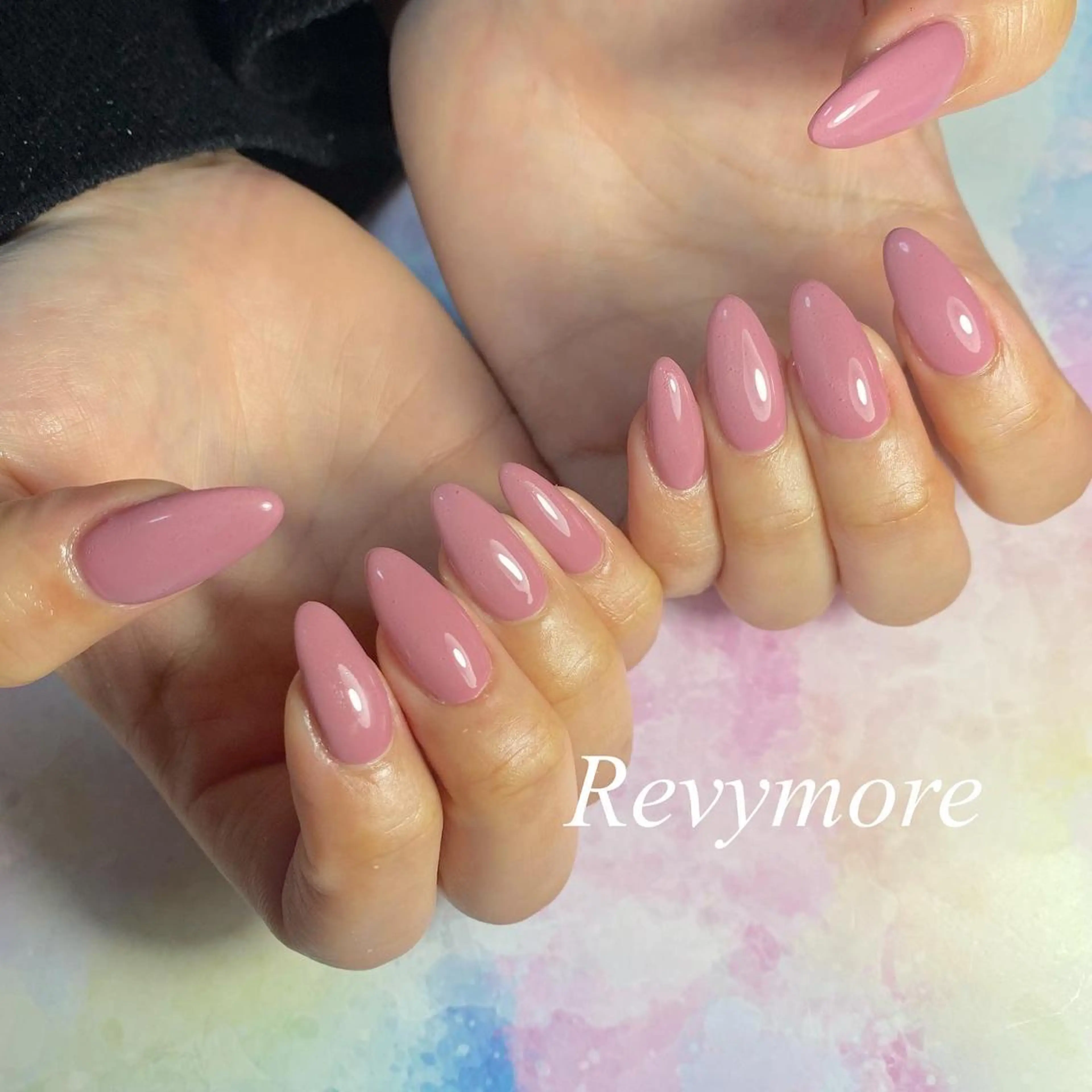 ミディアム ネイル ジェルネイル ニュアンスネイル オフィスネイル ワンカラーネイル ピンク nail salon Revymore所属・nail salon Revymoreのネイルデザイン