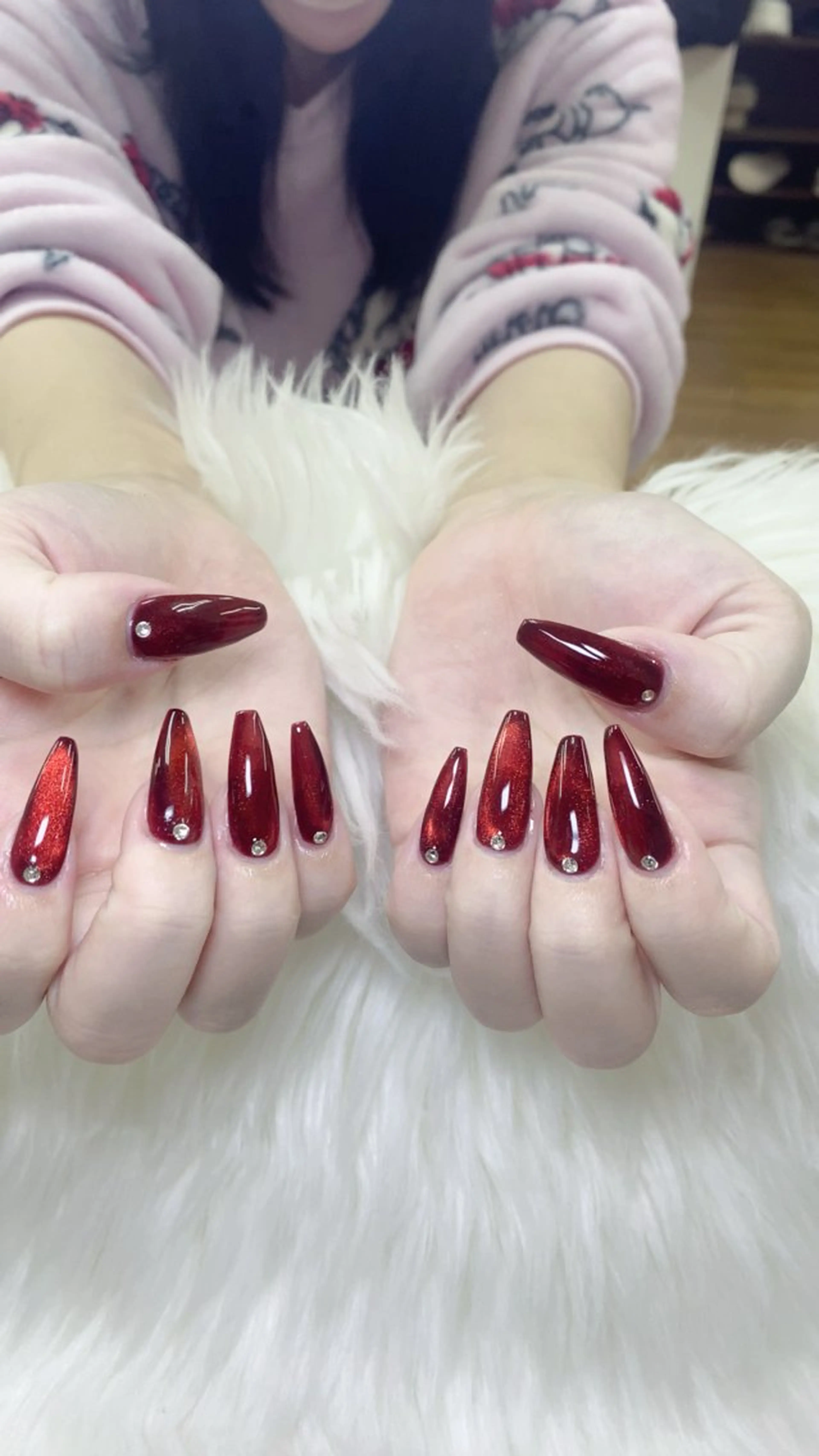 ネイル チークネイル グラデーション キラキラネイル ラメ(グリッター) ラメグラデーション ハンドネイル フットネイル mika hara_nailのネイルデザイン