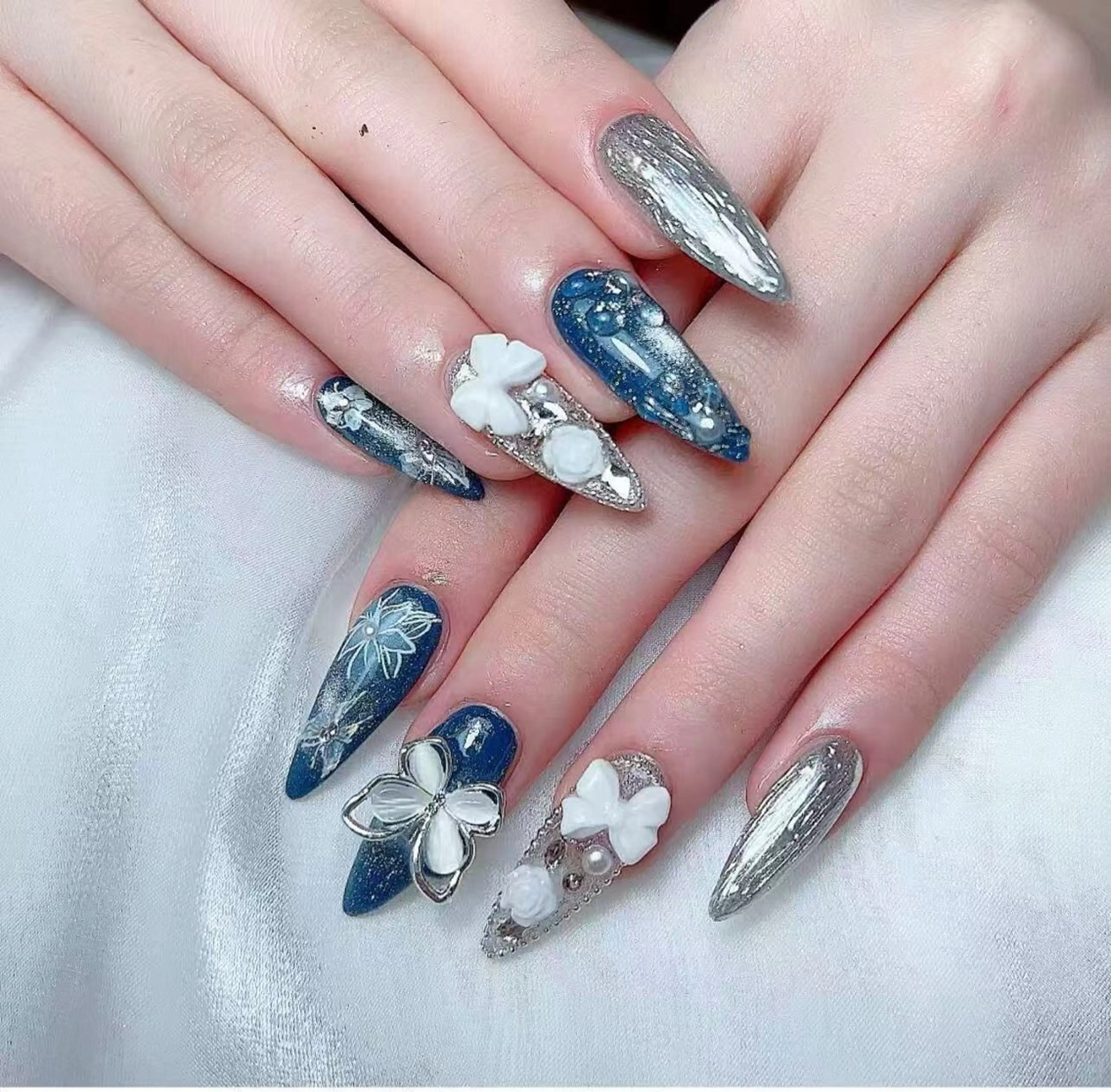 ネイル 🎀M nails✨ ビューティーのネイルデザイン