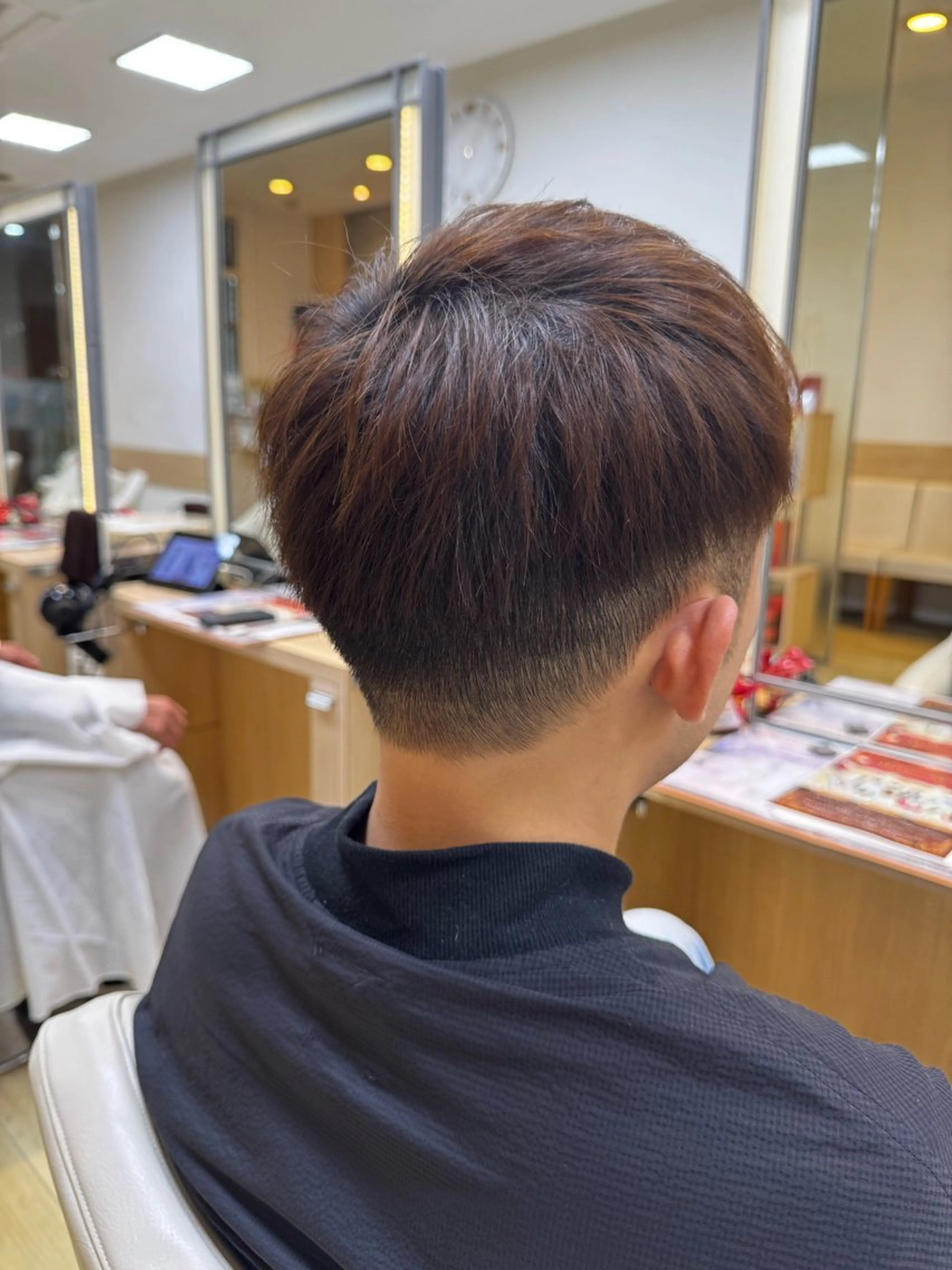 カラー メンズ 中村 真依のヘアスタイル