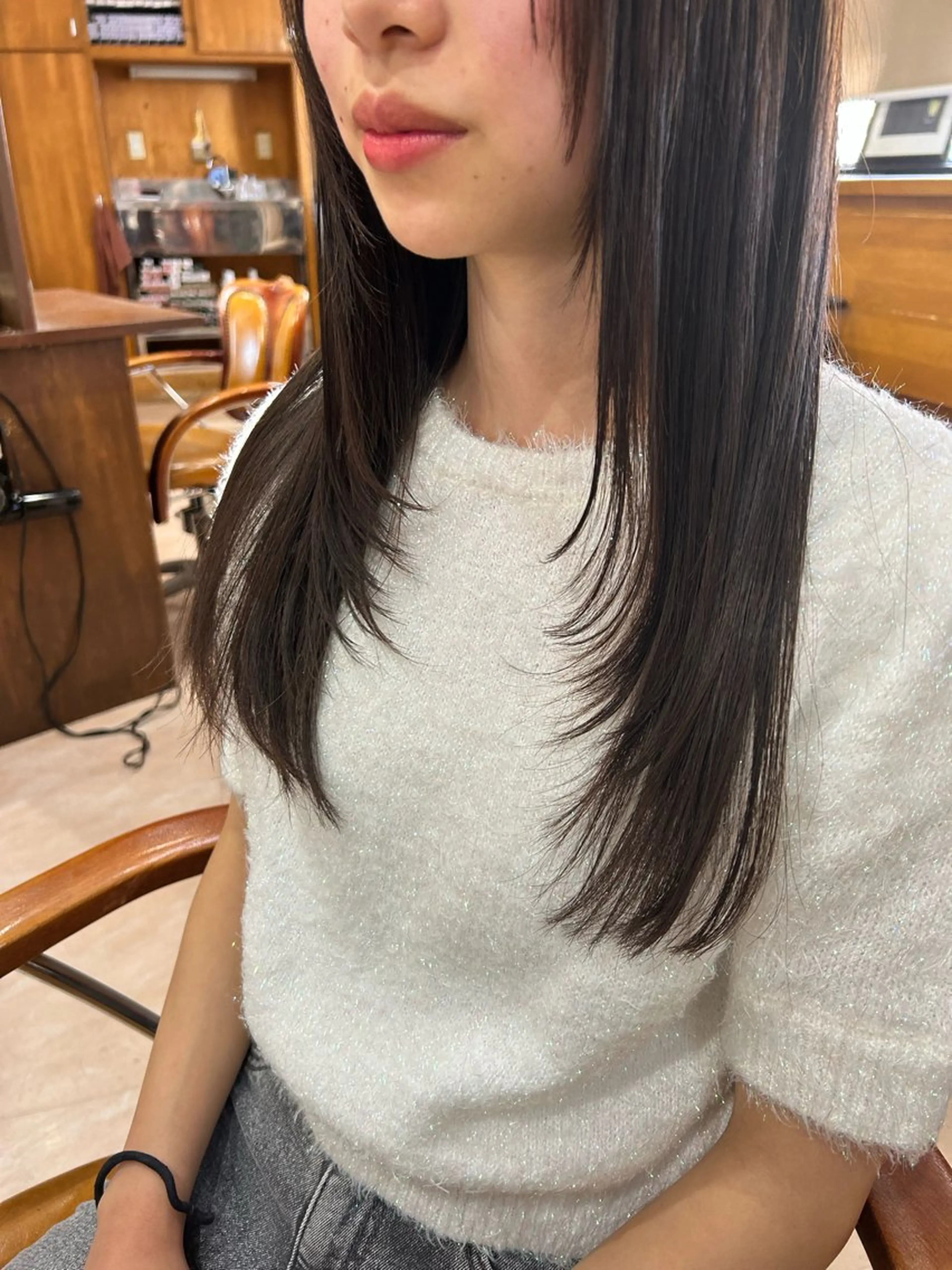 ロング 顔まわりレイヤー レイヤーカット Freez オオヤブ カホのヘアスタイル