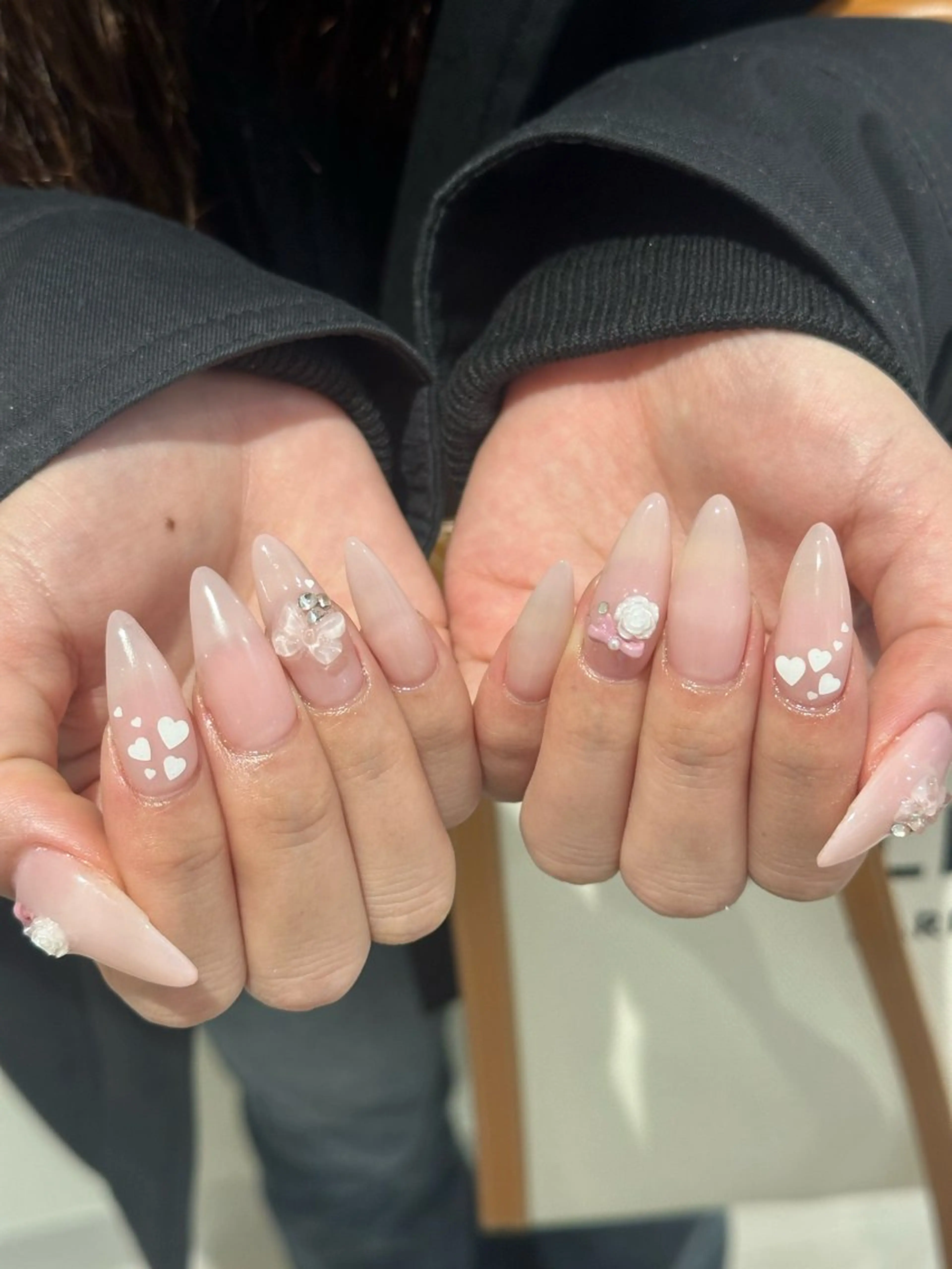 ネイル ハンドネイル 韓国𝐧𝐚𝐢𝐥 🇰🇷🤍コガヤマのネイルデザイン