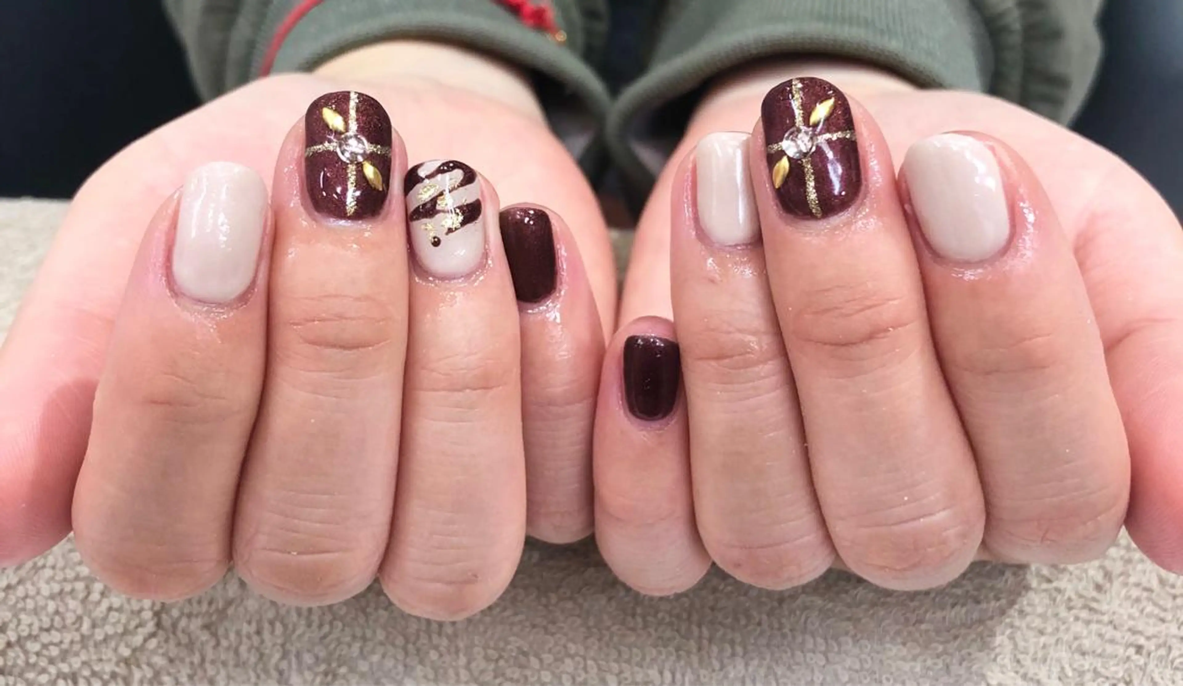 ネイル CROWN プライベートサロンのネイルデザイン