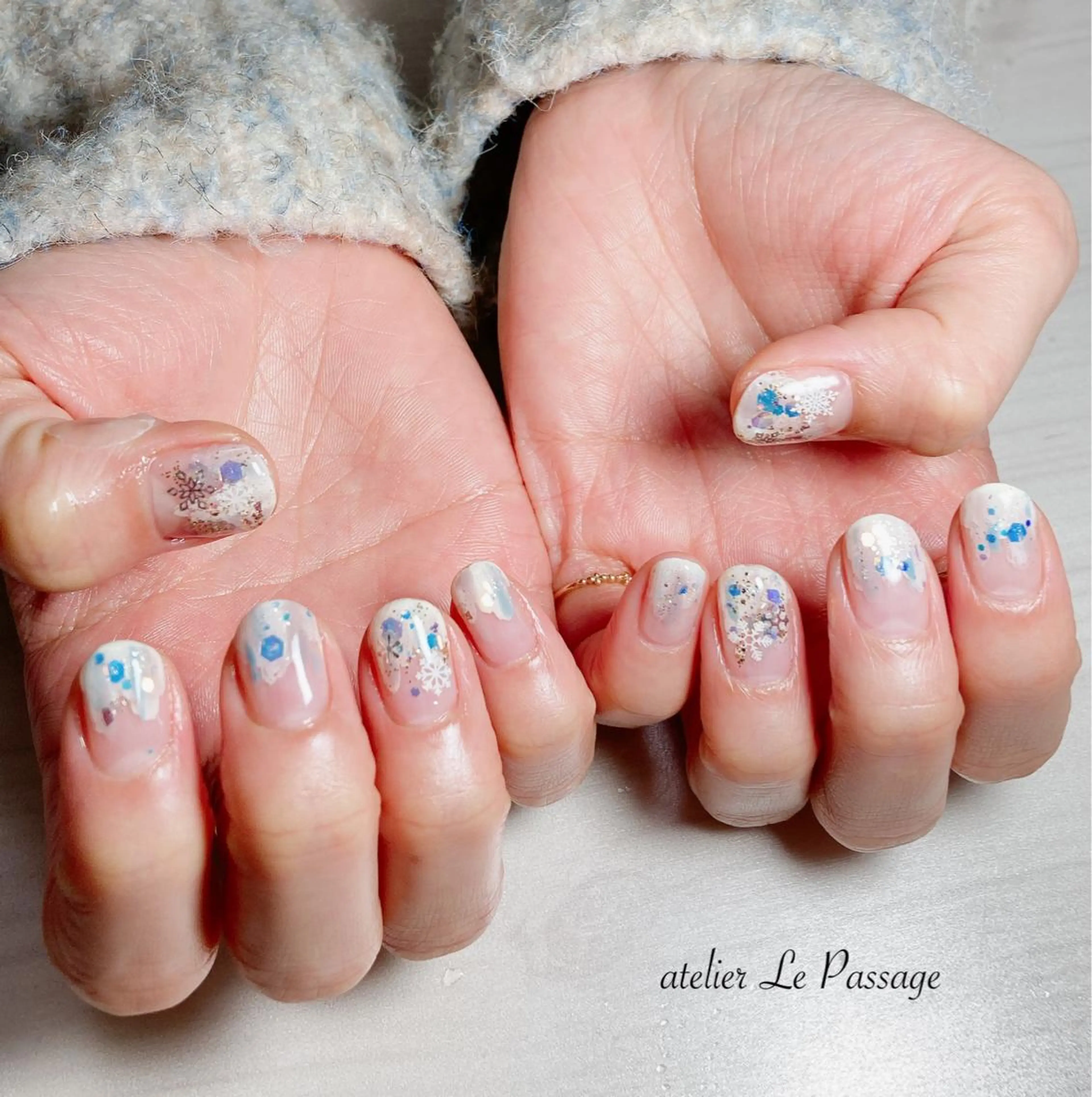 ネイル ジェルネイル ラメ(グリッター) ニュアンスネイル パラジェル 冬ネイル Atelier Le Passage所属・h nakatsukaのネイルデザイン