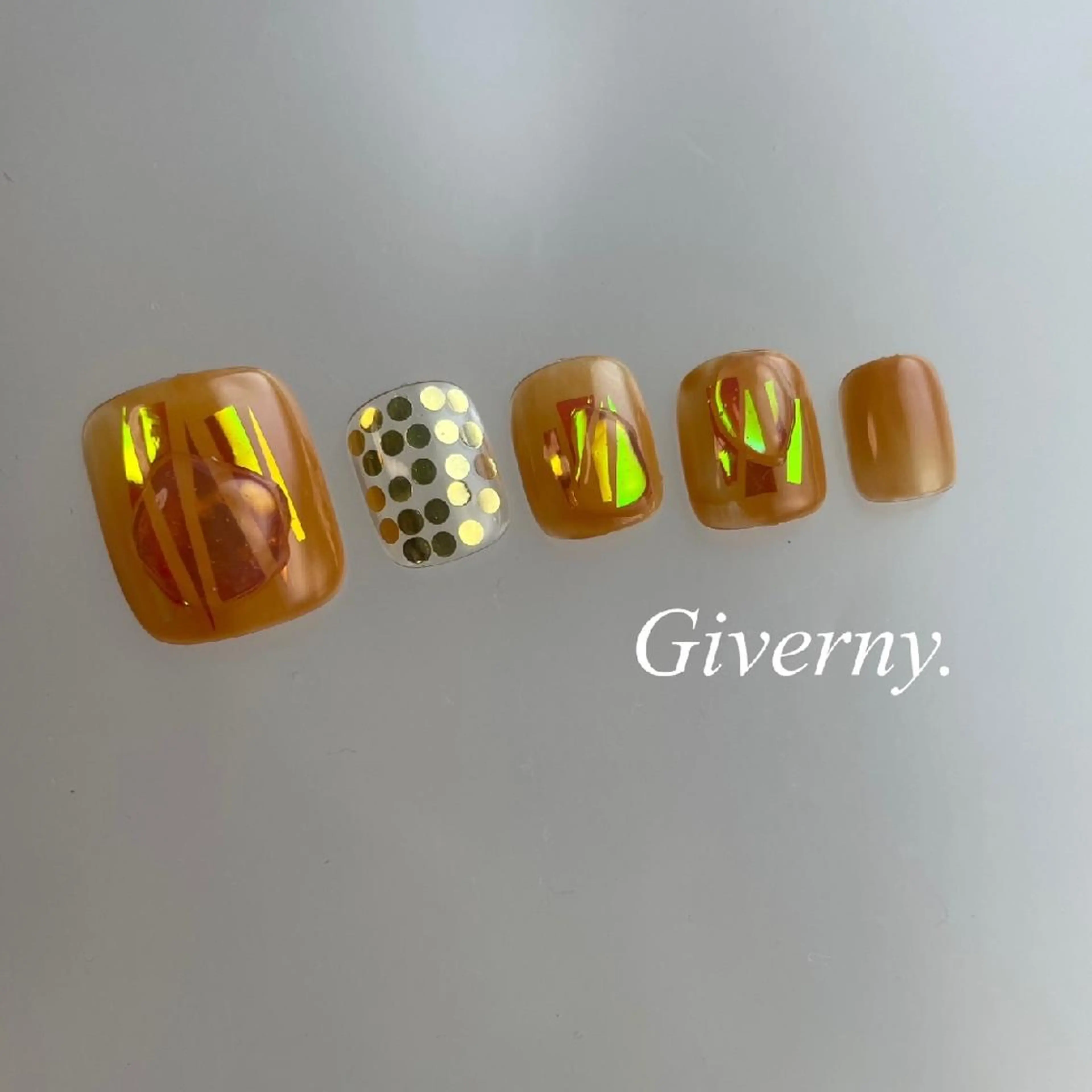 ネイル フットネイル 氷ネイル・うるうるネイル フットネイル Giverny .のネイルデザイン