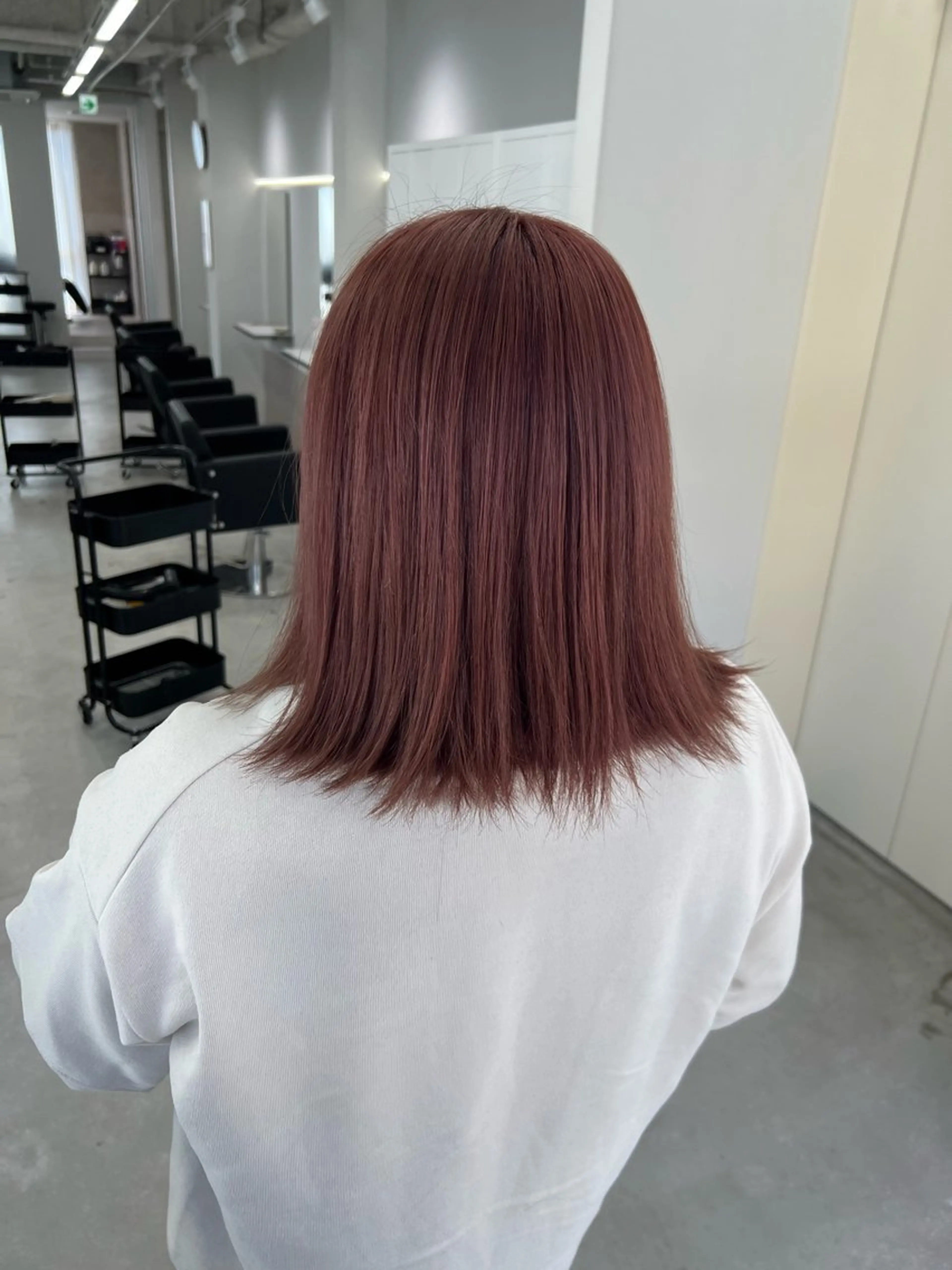 セミロング ピンクラベンダー ヘアカラー maya レイヤーカットのヘアスタイル