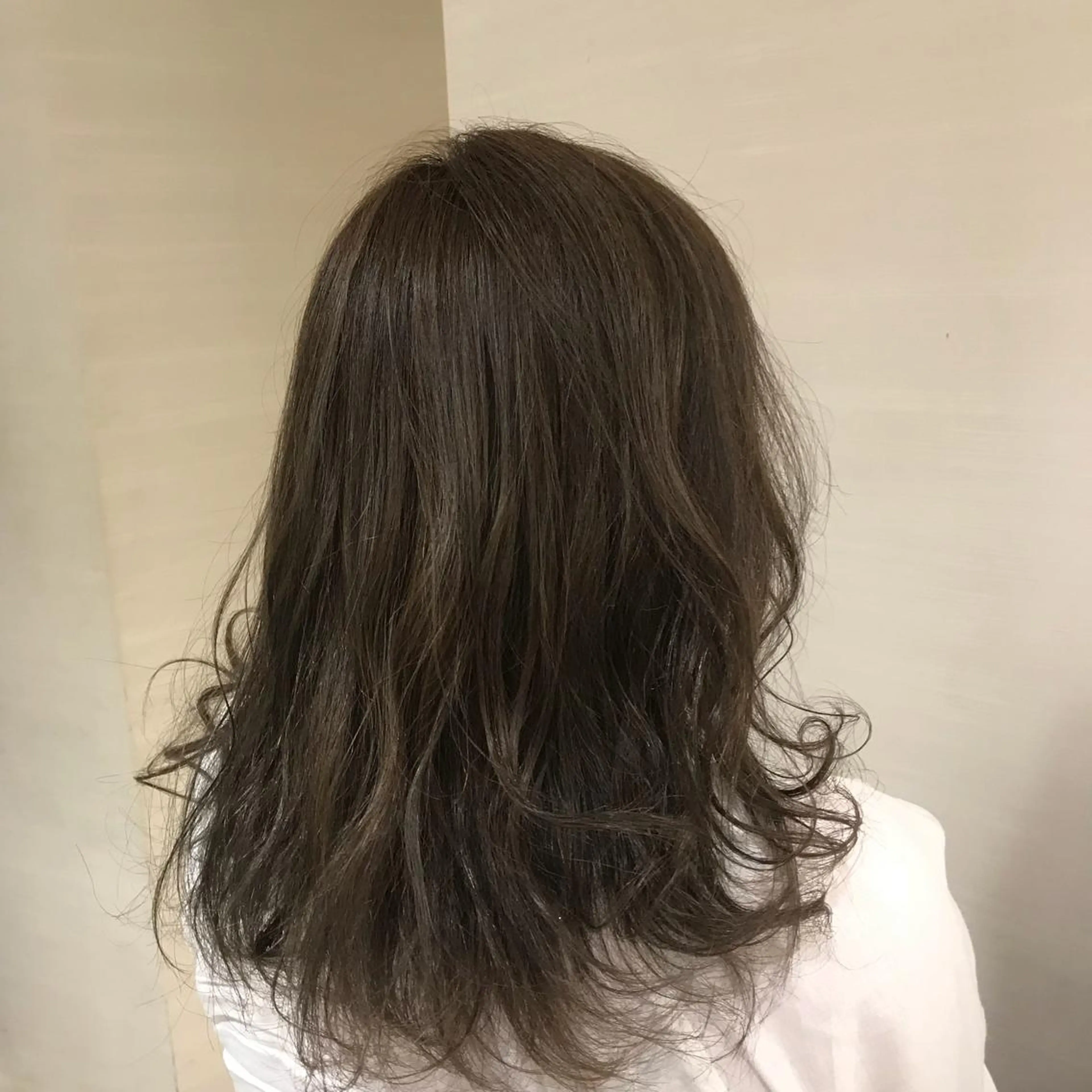 セミロング カラー パーマ ヘアアレンジ メンズ キッズ ネイル マツエク・マツパ ヘアカラー トリートメント MODEK's西宮店 マネージャー神道有基のヘアスタイル