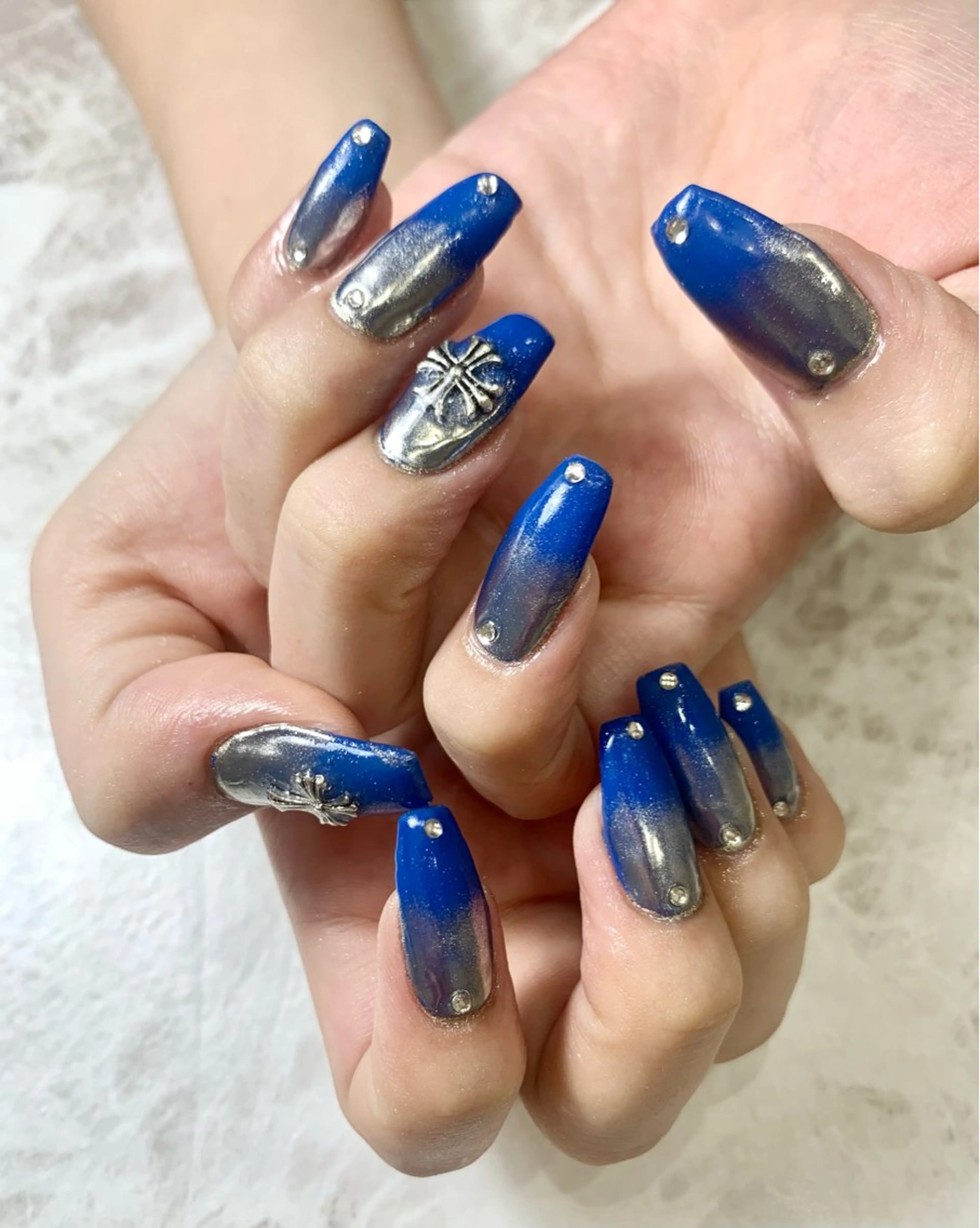 ネイル ブルー グラデーション ミラーネイル PINO 安田のネイルデザイン