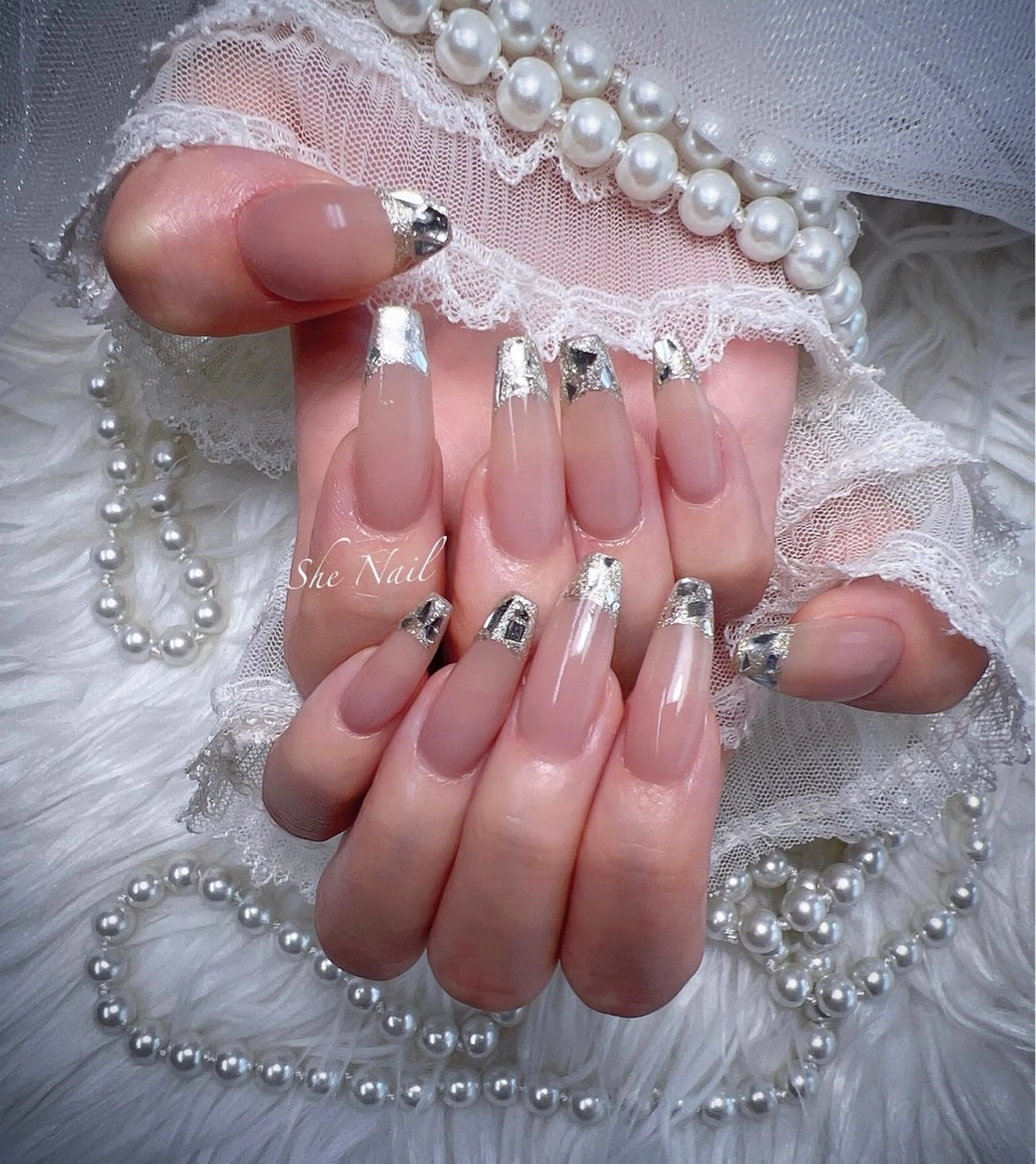 ネイル チークネイル 長さ出し フレンチネイル ガラスフレンチ マグネットネイル She_nail所属・ELSA_ Bellaのネイルデザイン