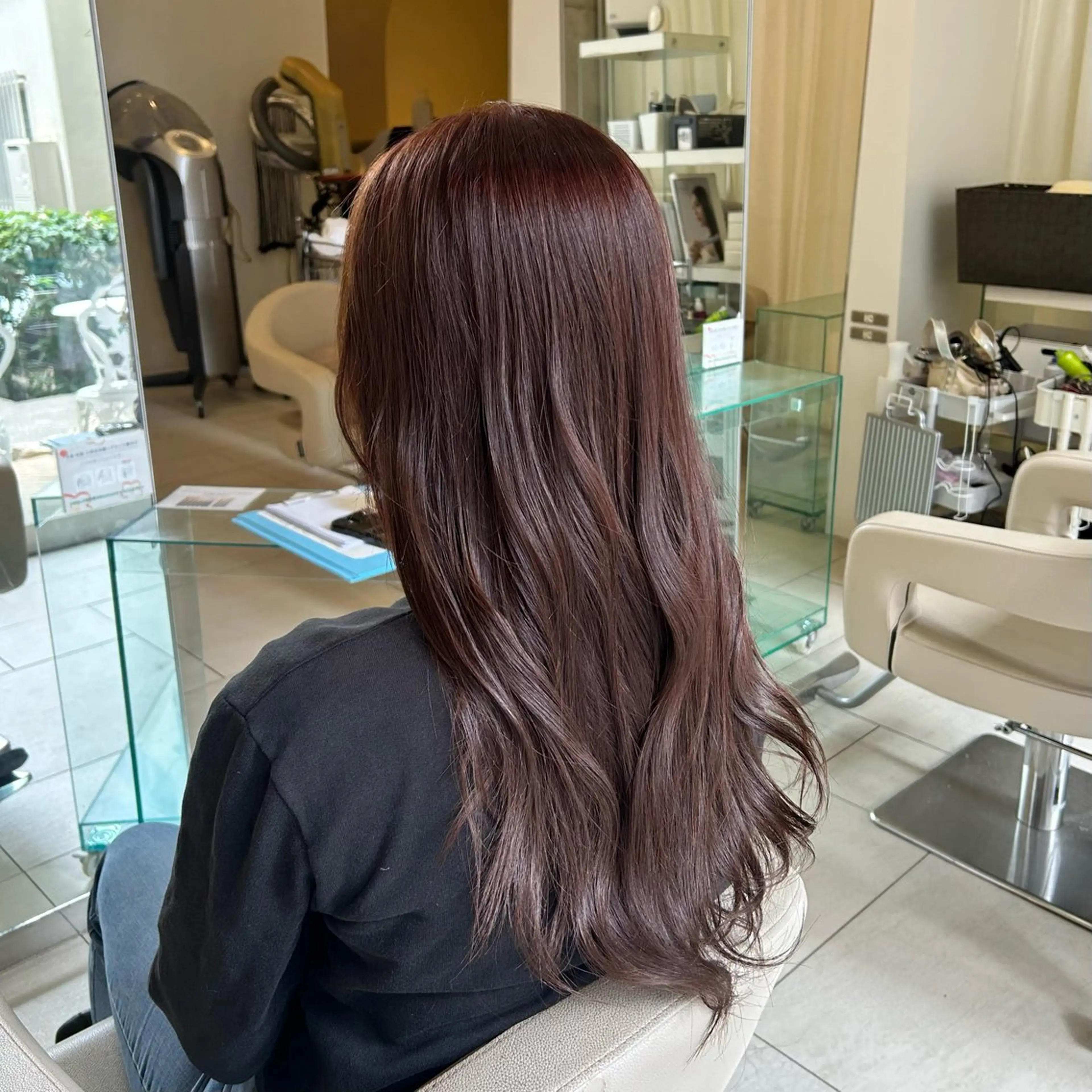 セミロング カット ヘアカラー 似合わせ 透明感カラーアヤナのヘアスタイル