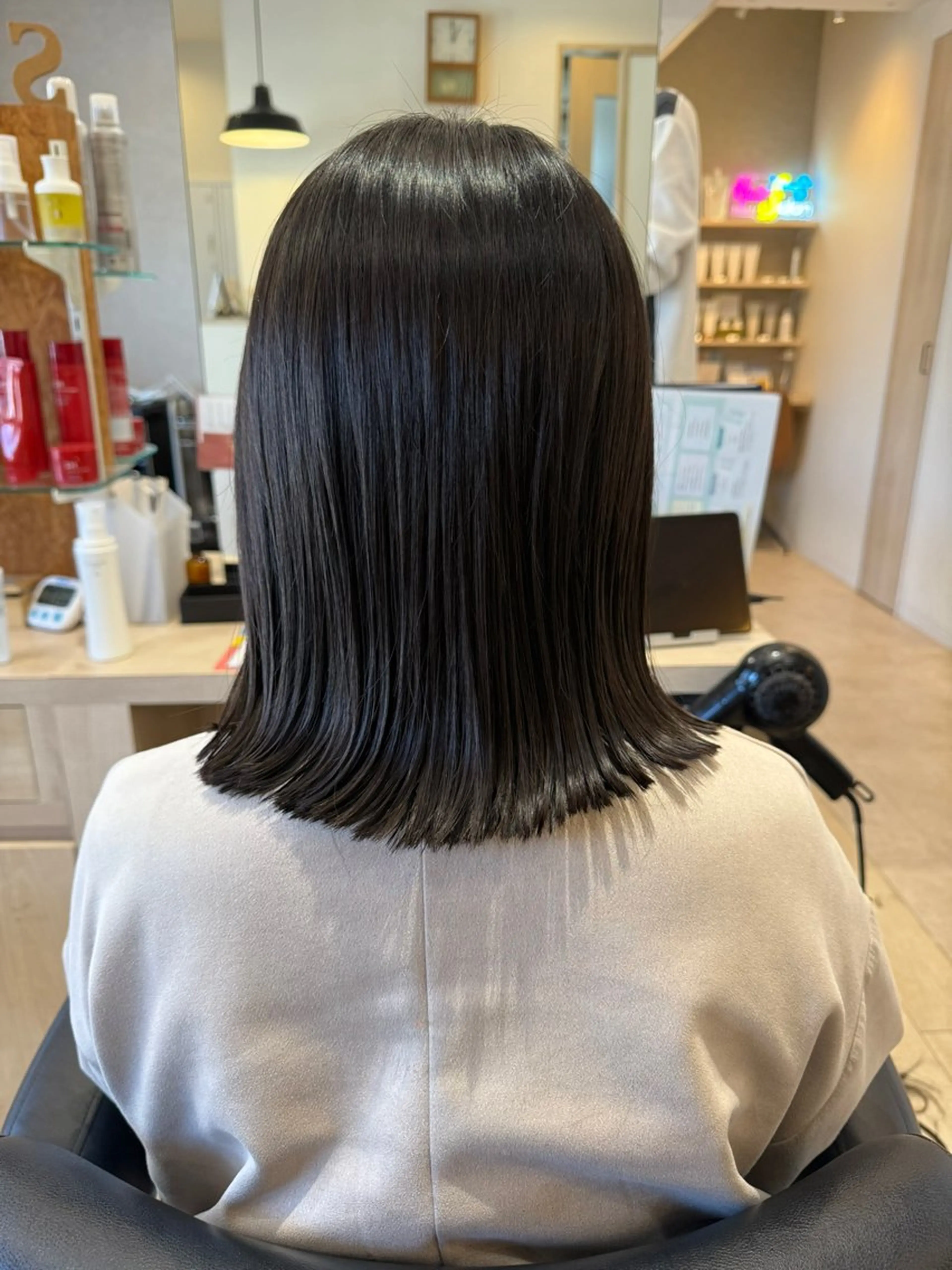 ミディアム カット 金子 彩心のヘアスタイル