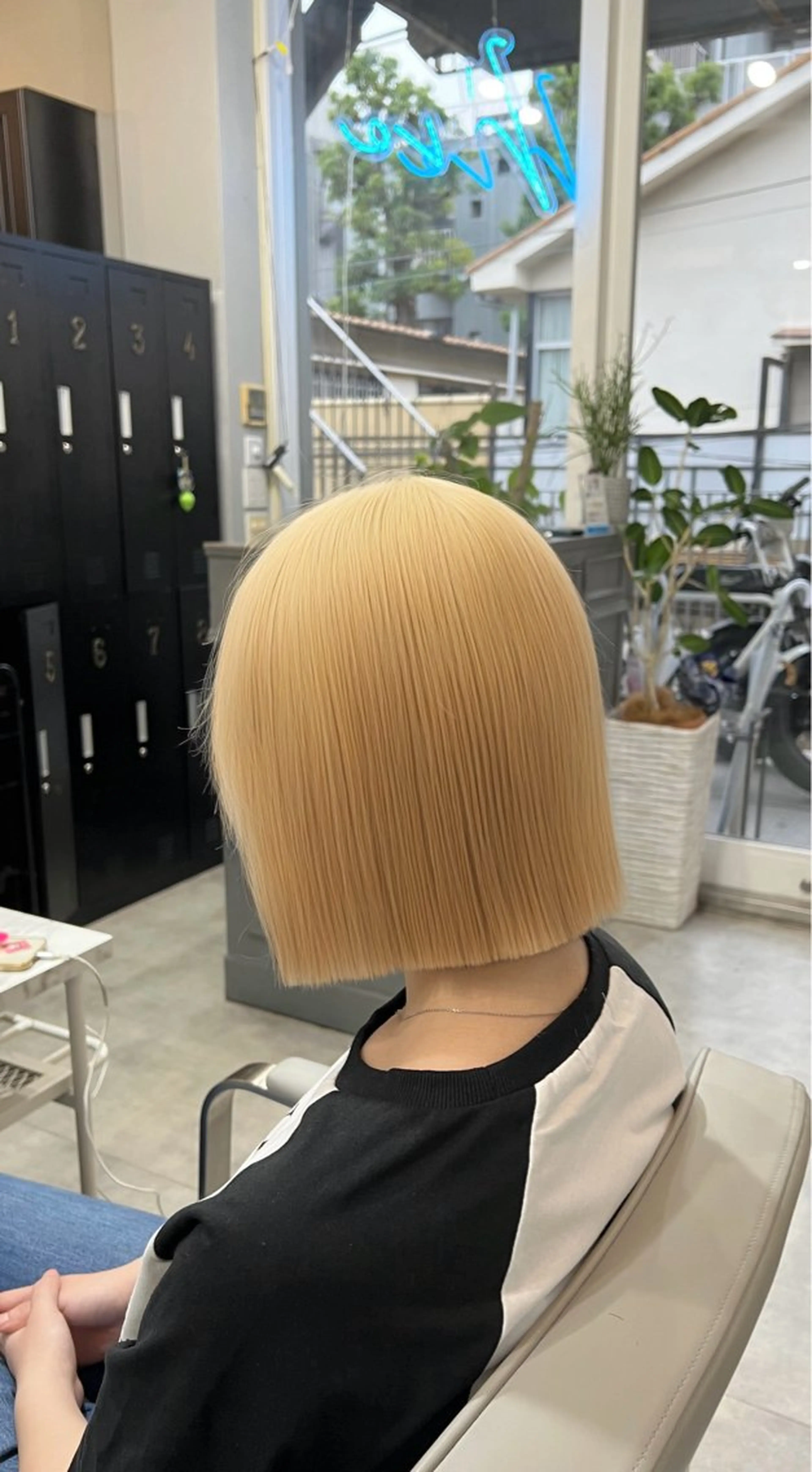 ショート カラー 切りっぱなしボブ ブロンド ボブ カット ヘアカラー トリートメント ヘアセット I've for hair所属・🫧艶ダブルカラー ブリーチ🫧トモヤのヘアスタイル