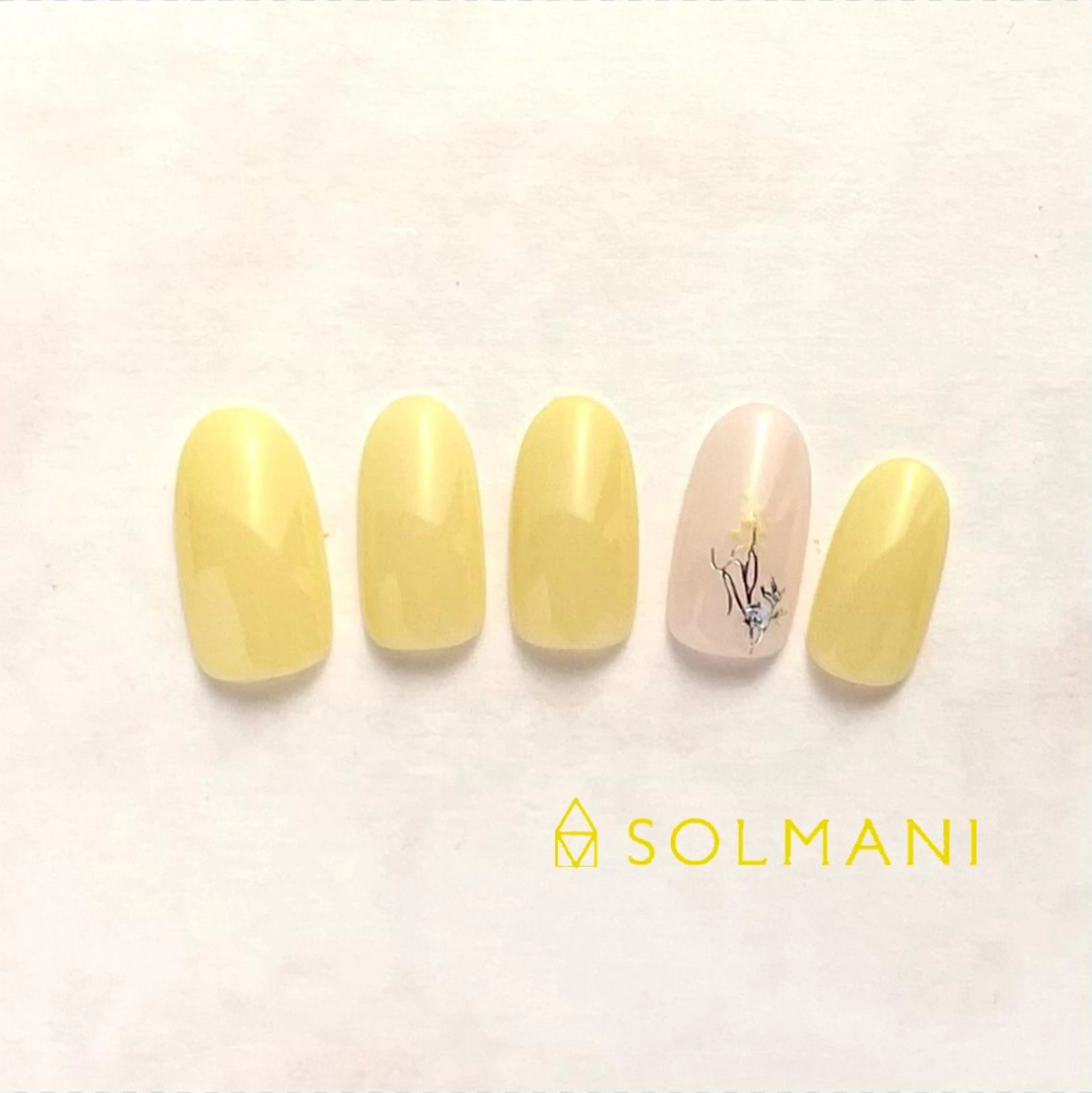 ネイル SOLMANI 予約担当のネイルデザイン