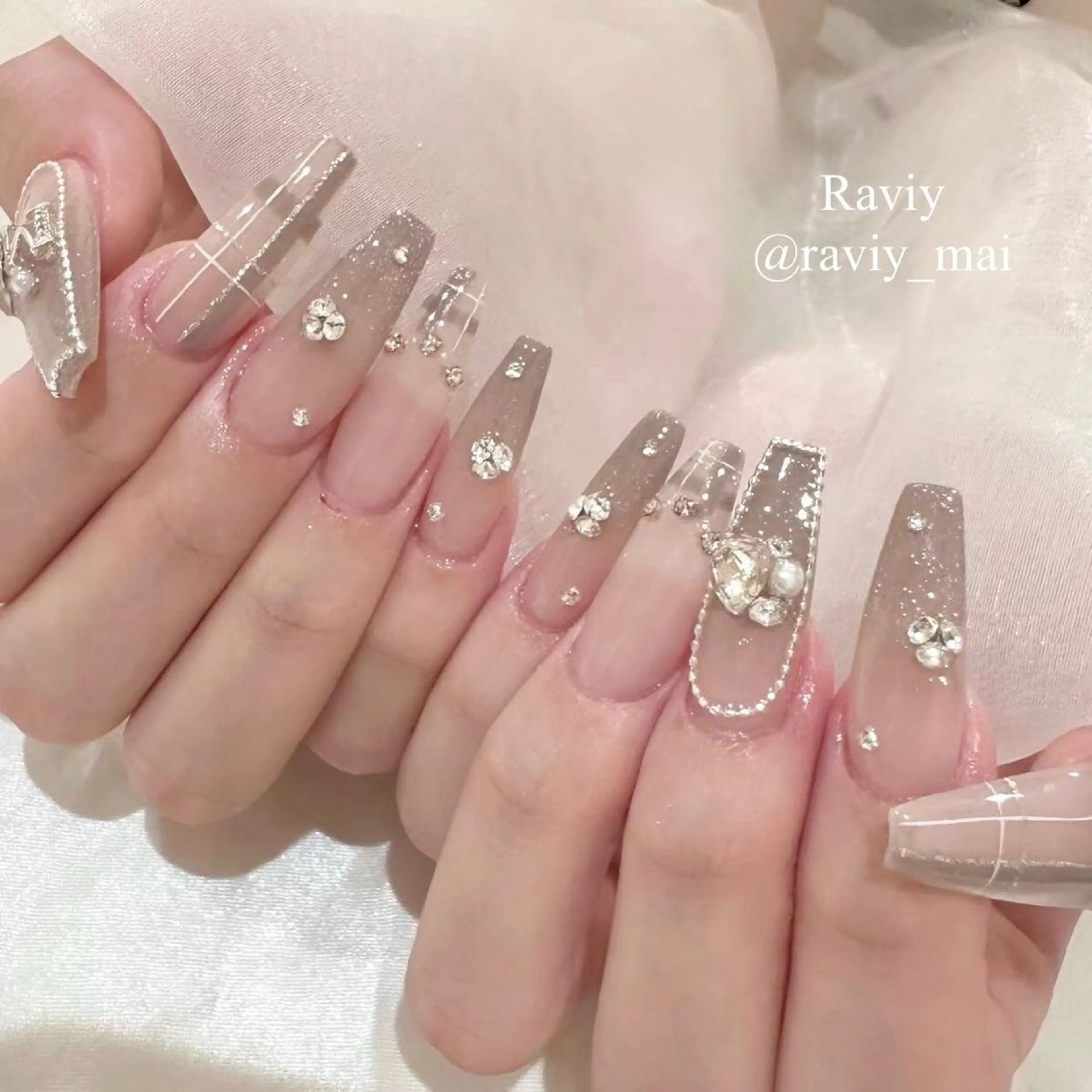ネイル グラデーション ラメ(グリッター) マグネットネイル ミラーネイル ニュアンスネイル ハンドネイル Lumi de nails所属・Lumi de nailsのネイルデザイン
