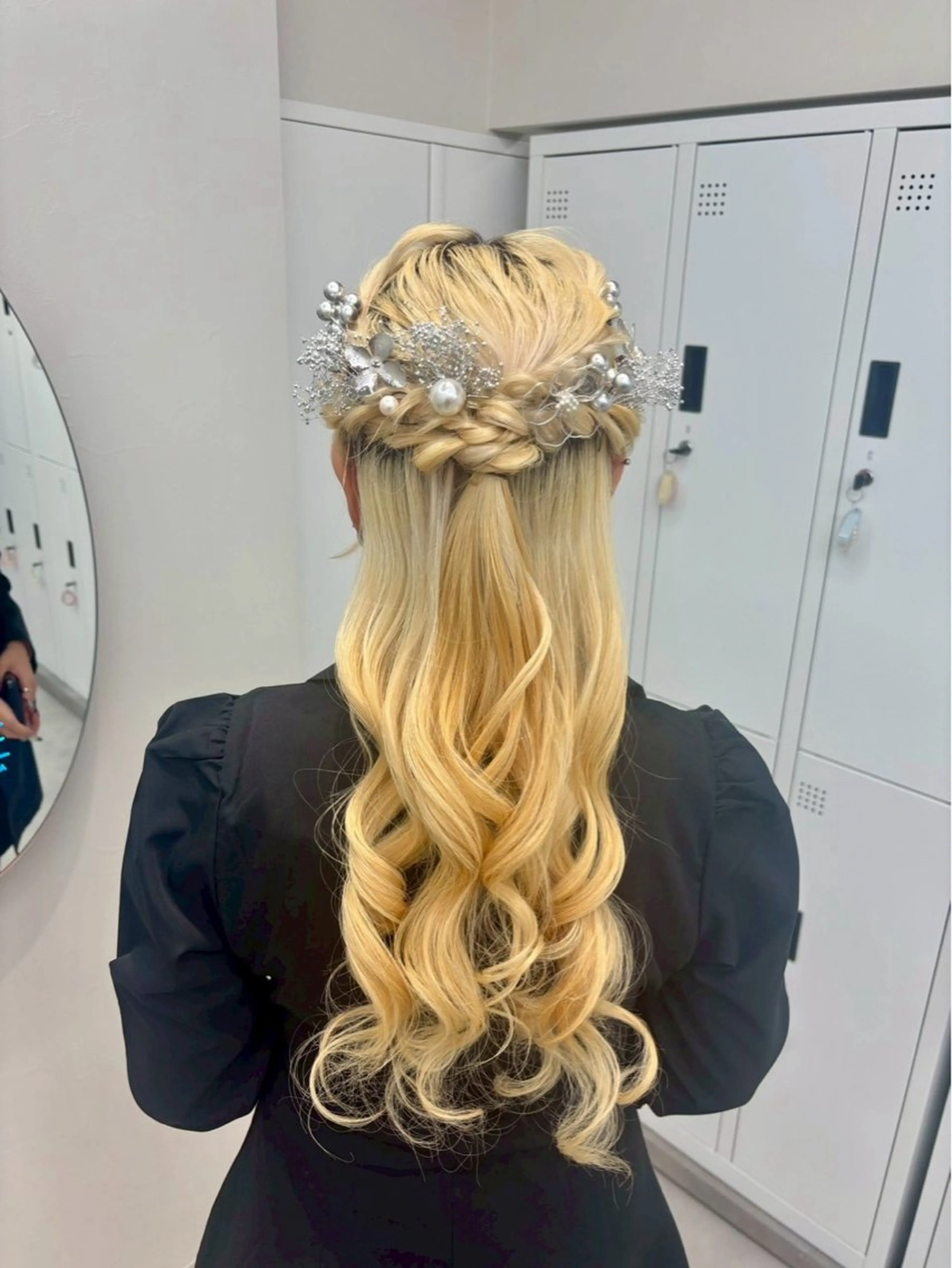 セミロング ヘアアレンジ ハーフアップ ヘアセット お呼ばれアレンジ♡ momohaのヘアスタイル