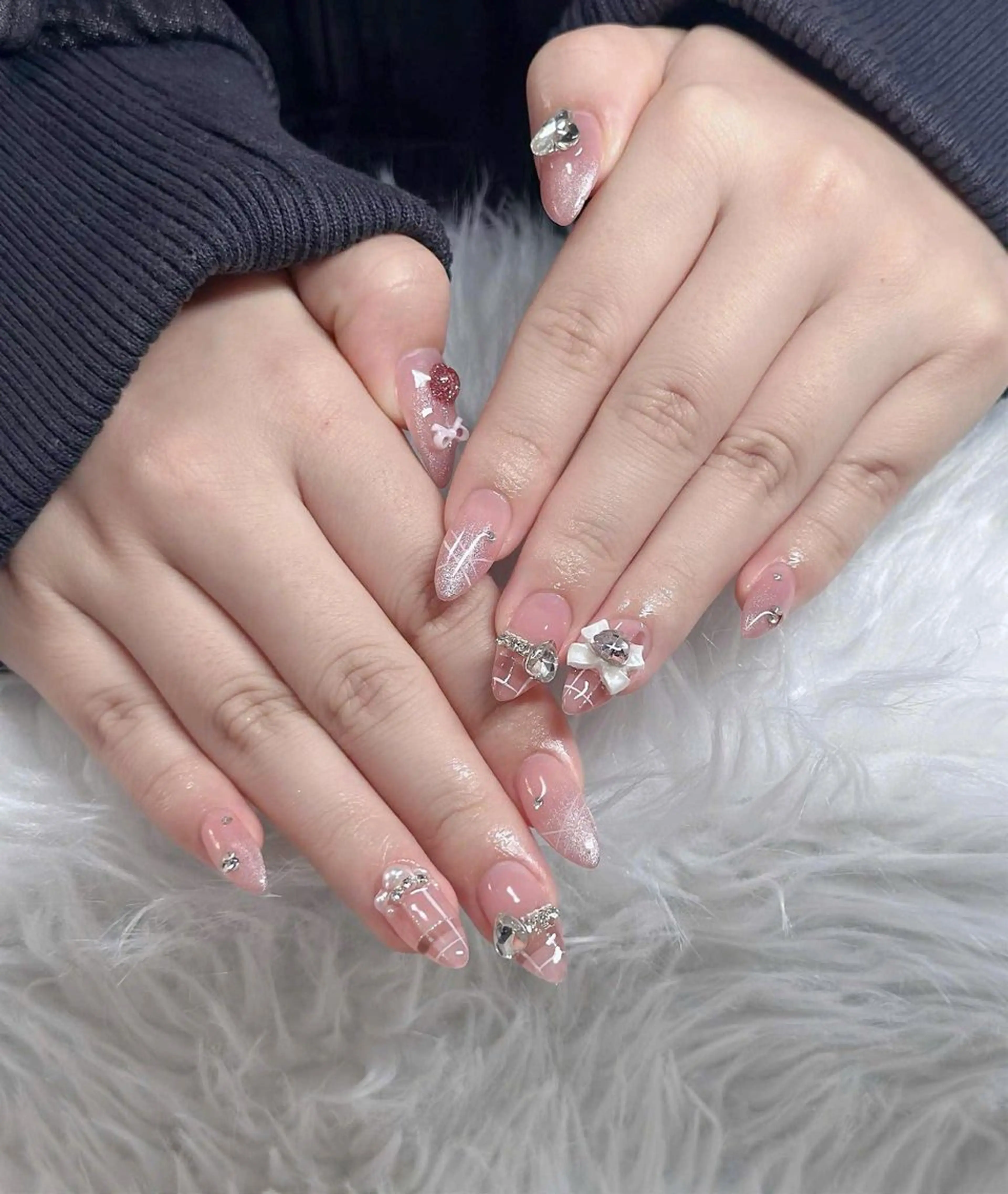 ネイル フレンチネイル ジェルネイル ガラスフレンチ ハロウィン ハート ハンドネイル H.baby Nail Salonのネイルデザイン
