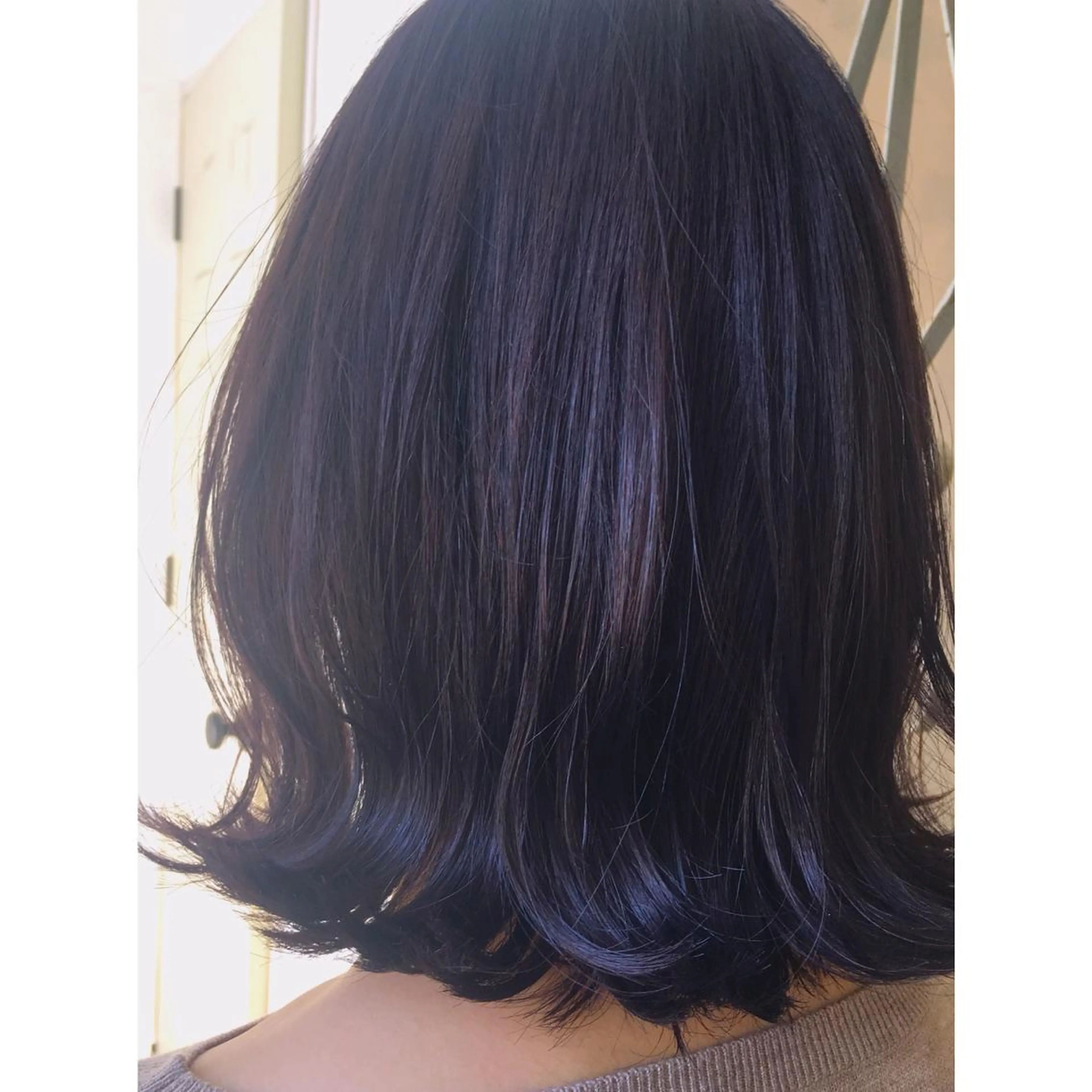 ミディアム カラー ブリーチ fio マナミのヘアスタイル