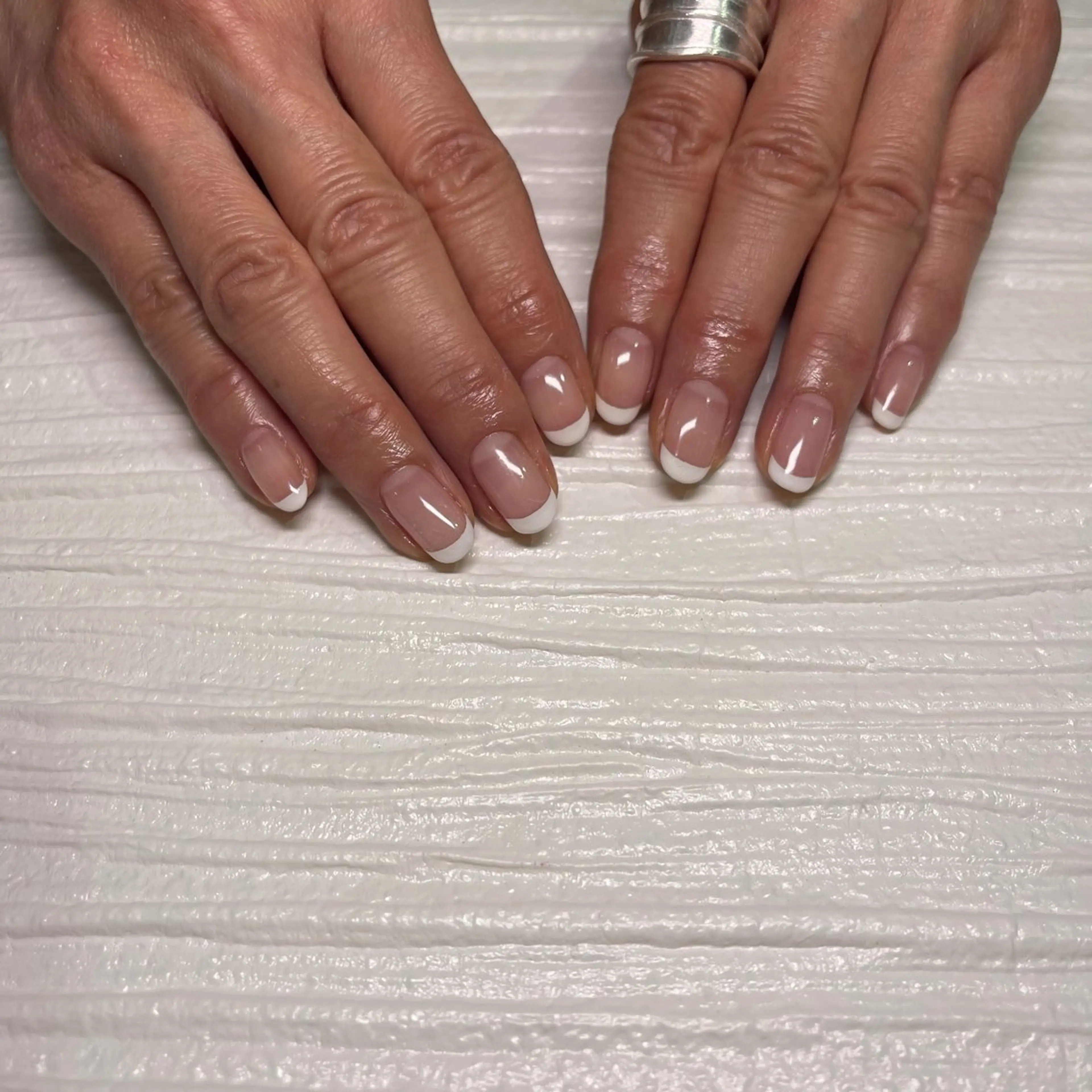 ハンドネイル（フレンチ）※オフ込みの写真
