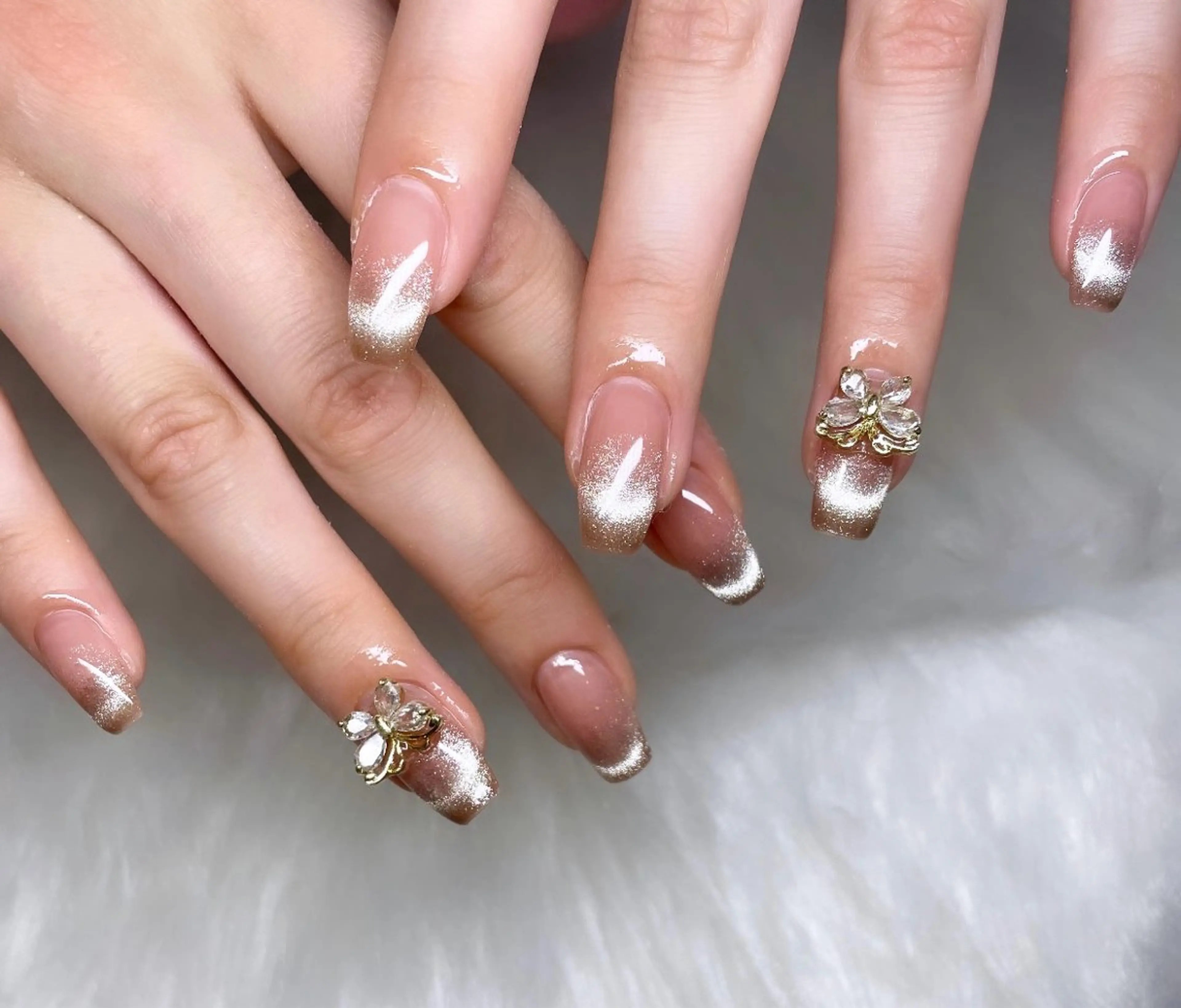 ネイル 成人式 フットネイル フレンチネイル ジェルネイル 韓国ネイル ハンドネイル nail salon fee(フィー)のネイルデザイン