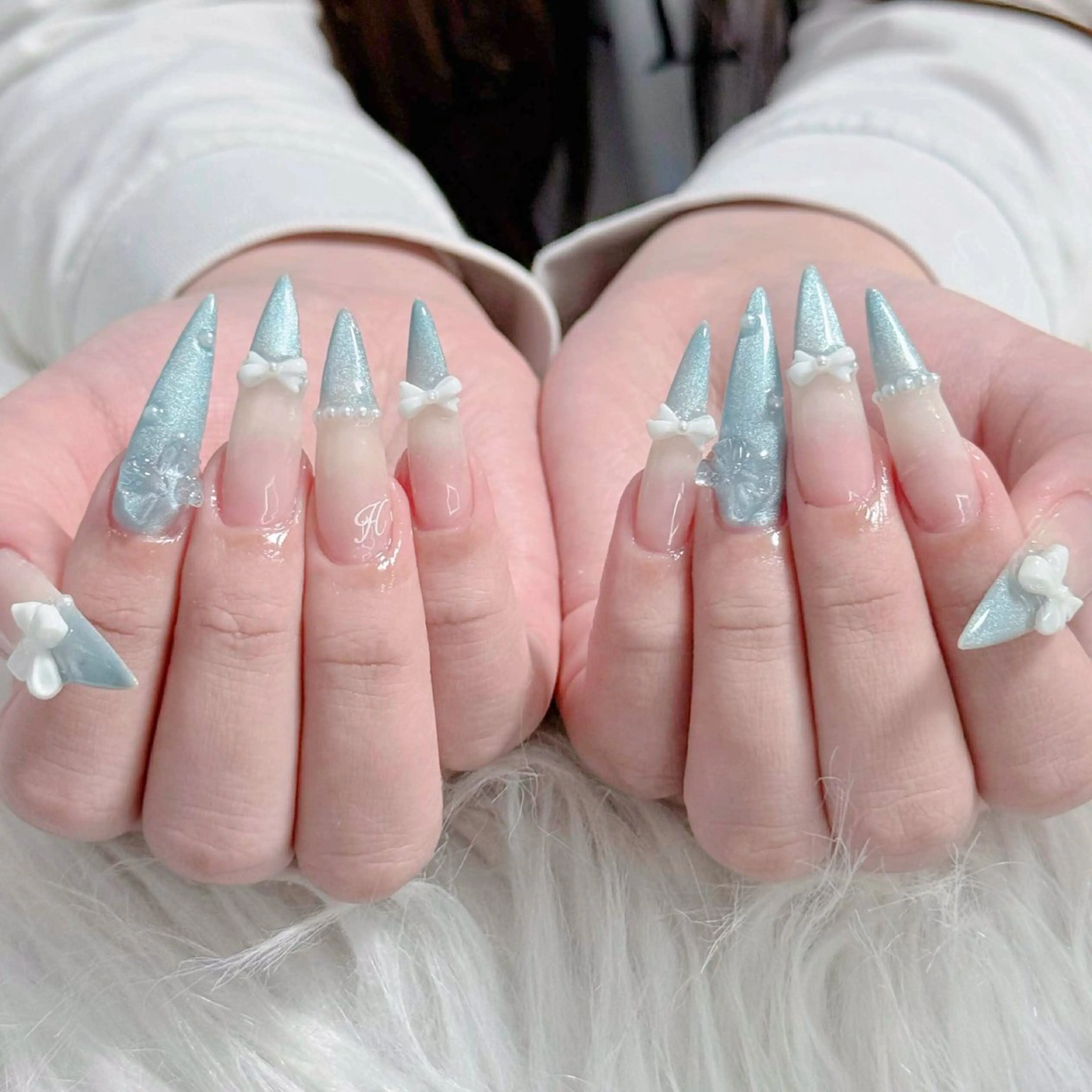 ネイル チークネイル フレンチネイル ガラスフレンチ グラデーション キラキラネイル ハンドネイル LilyLala Nailsalonのネイルデザイン