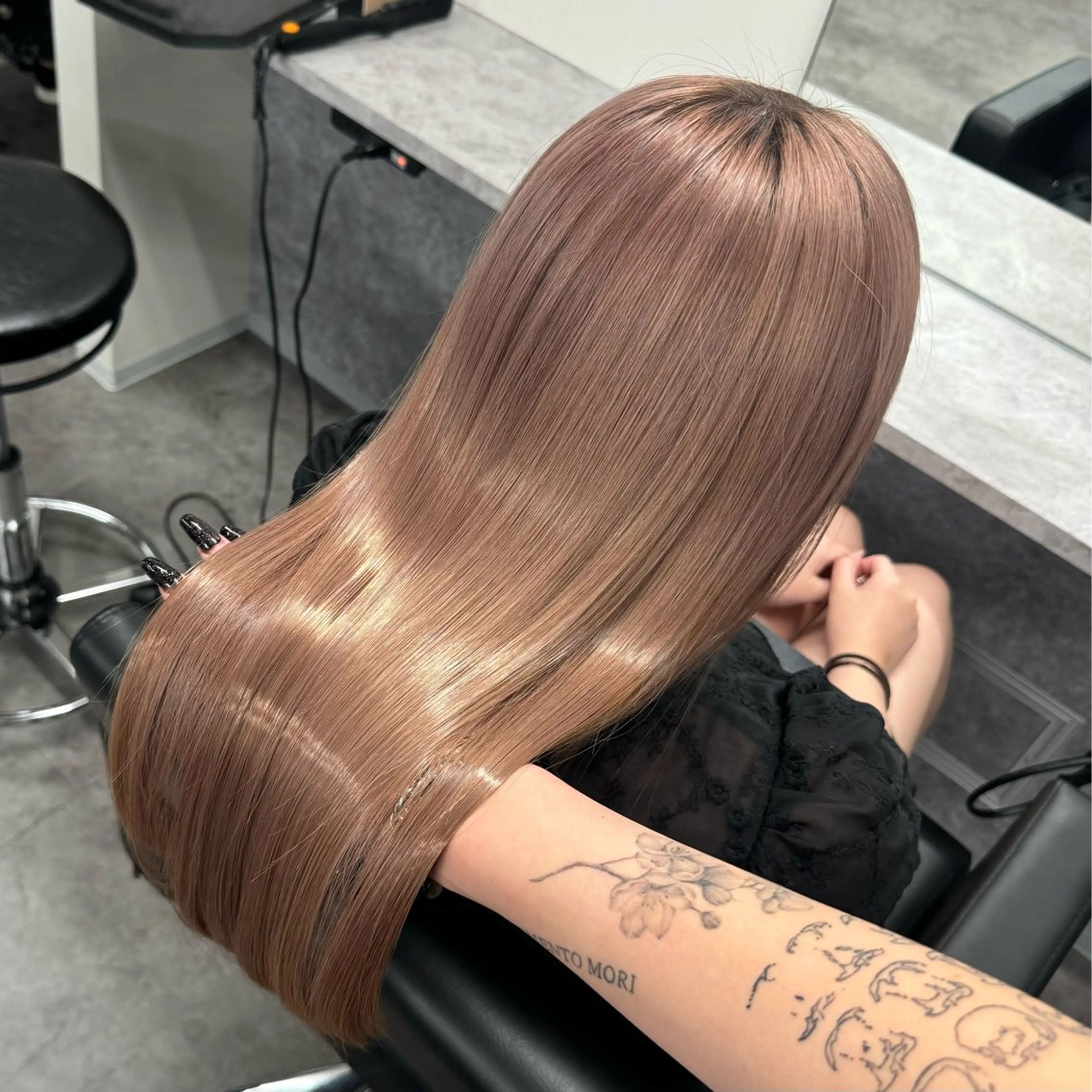 ロング カラー ベージュカラー ピンクカラー ピンクベージュ トリートメント ヘアカラー トリートメント 透明感/ 艶ハイトーン/梨桜のヘアスタイル