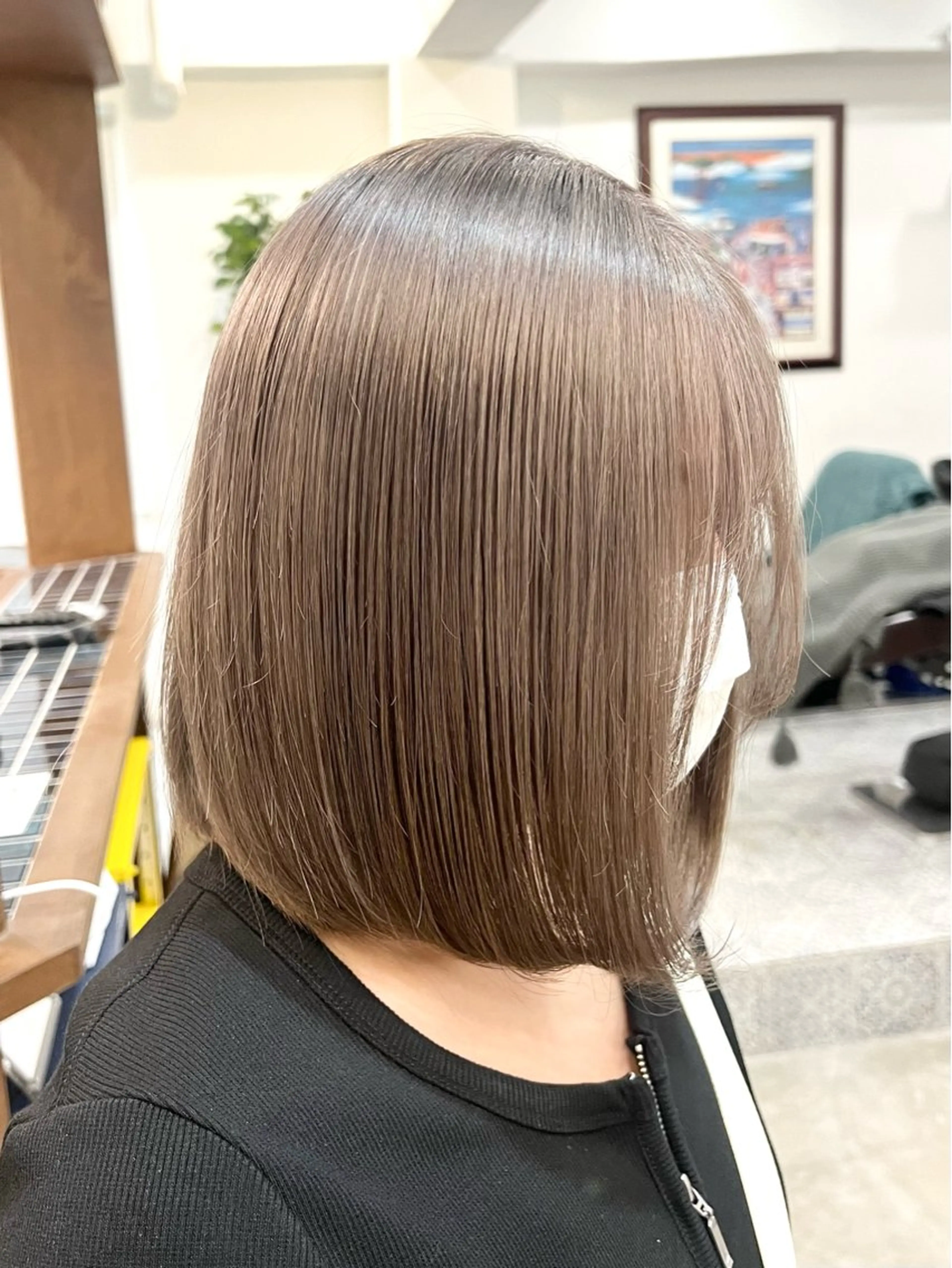 ミディアム カラー ブリーチ グレージュ Ami ブリーチ/ハイトーンのヘアスタイル