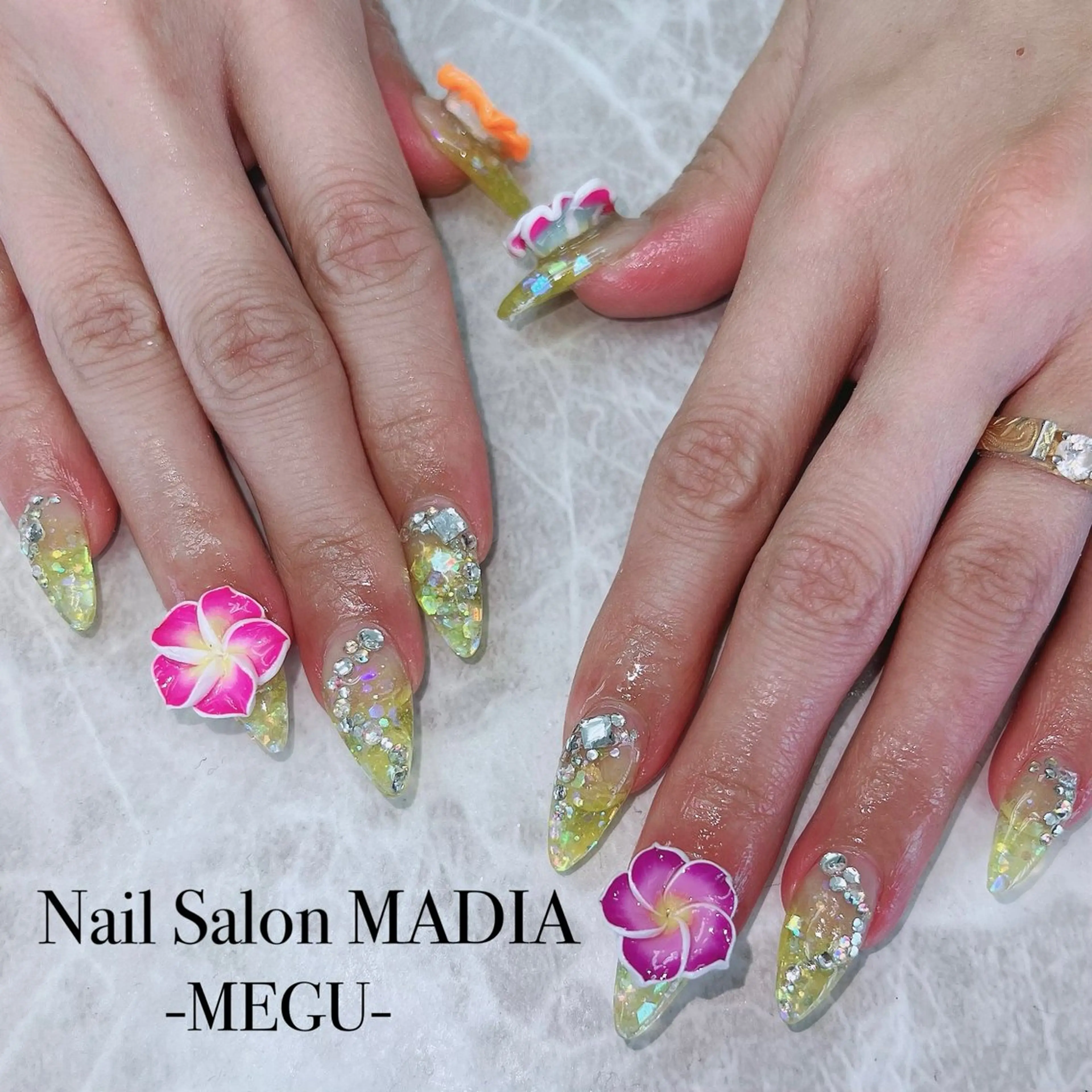 ネイル MADIA藤沢所属・MADIA MEGUのネイルデザイン