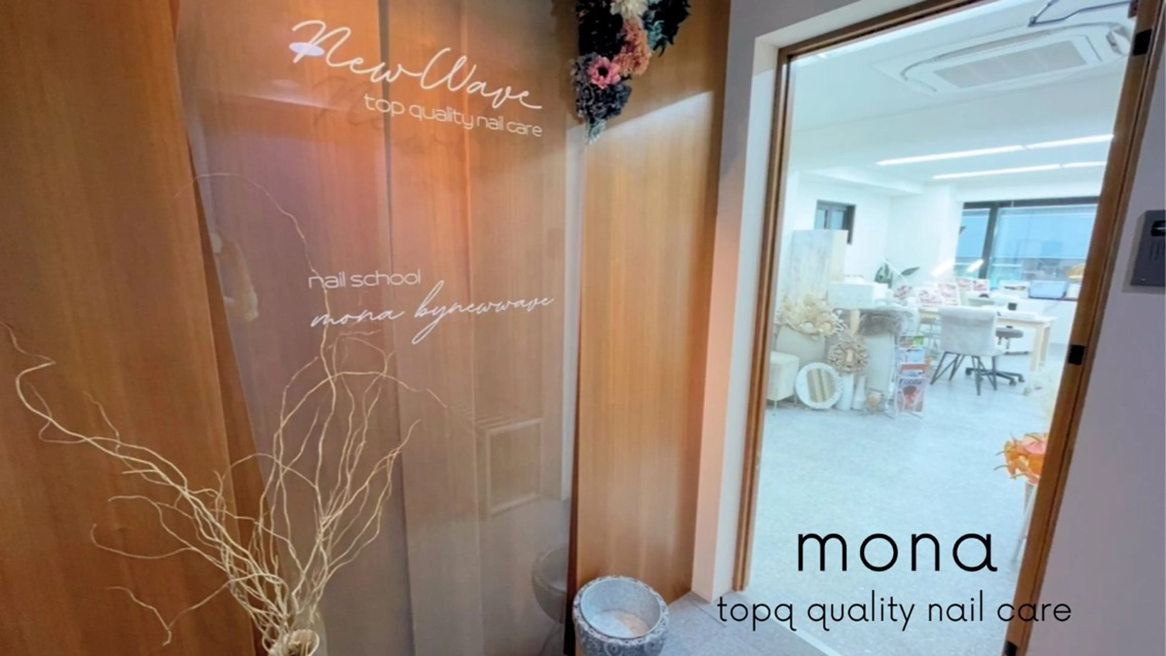 ネイル mona .AMIのネイルデザイン