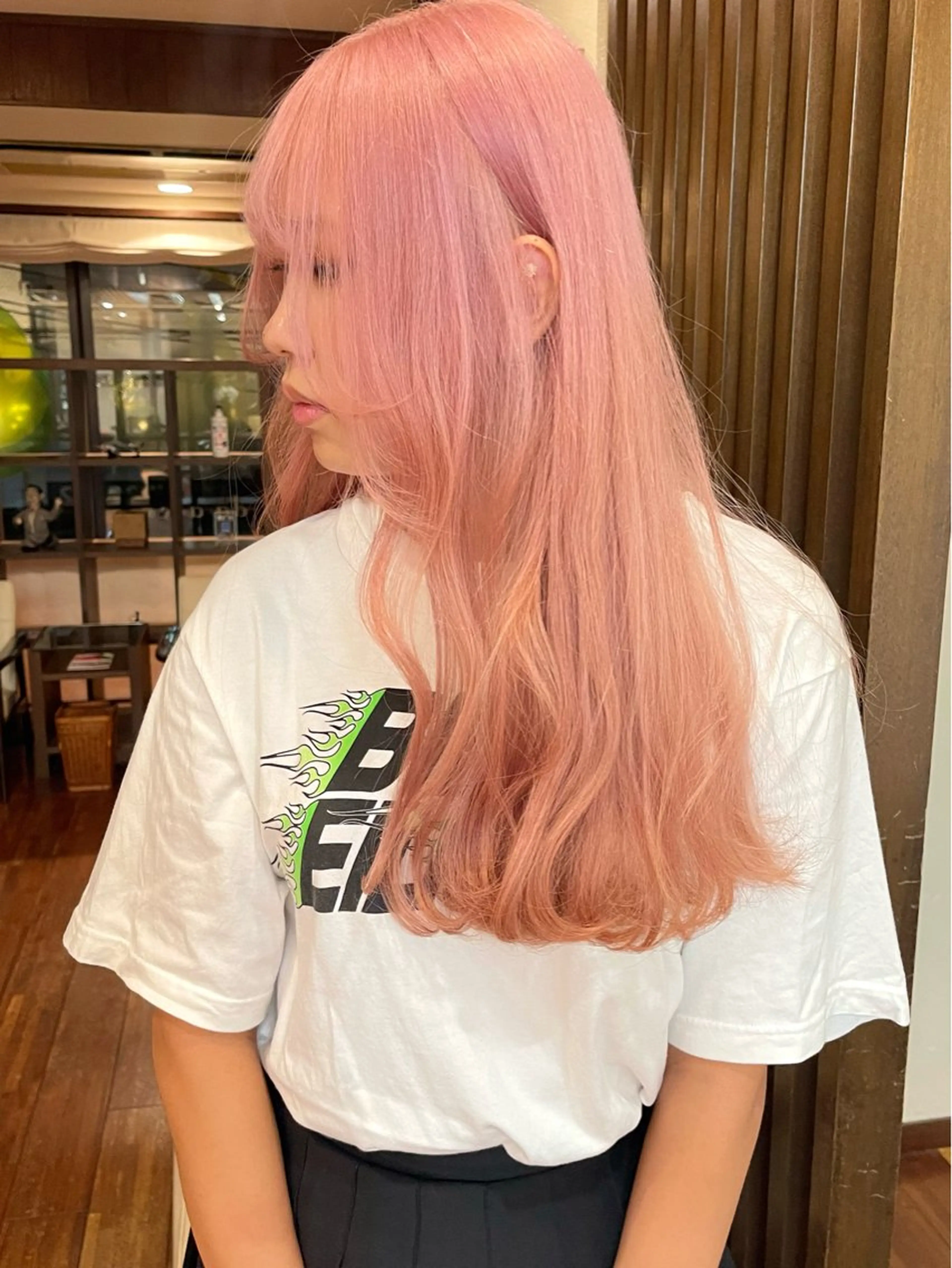 ロング カラー ピンクカラー カット ヘアカラー トリートメント 髪質改善ｶﾗｰ ｹｱﾌﾞﾘｰﾁ/ﾀﾑのヘアスタイル