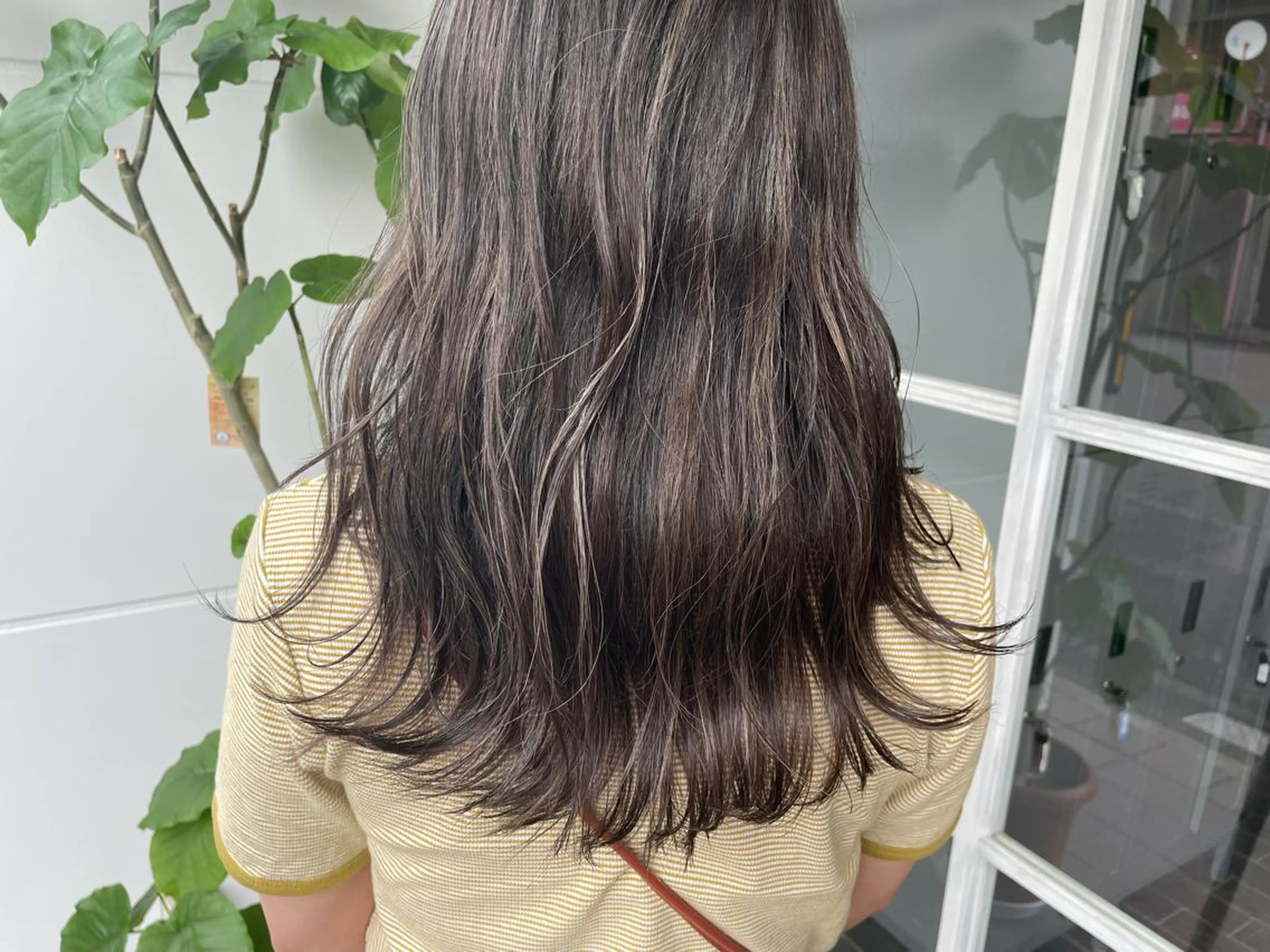 ロング カラー ヘアアレンジ ベージュカラー ハイライトカラー ハイライト ヘアカラー たかいわ みきのヘアスタイル