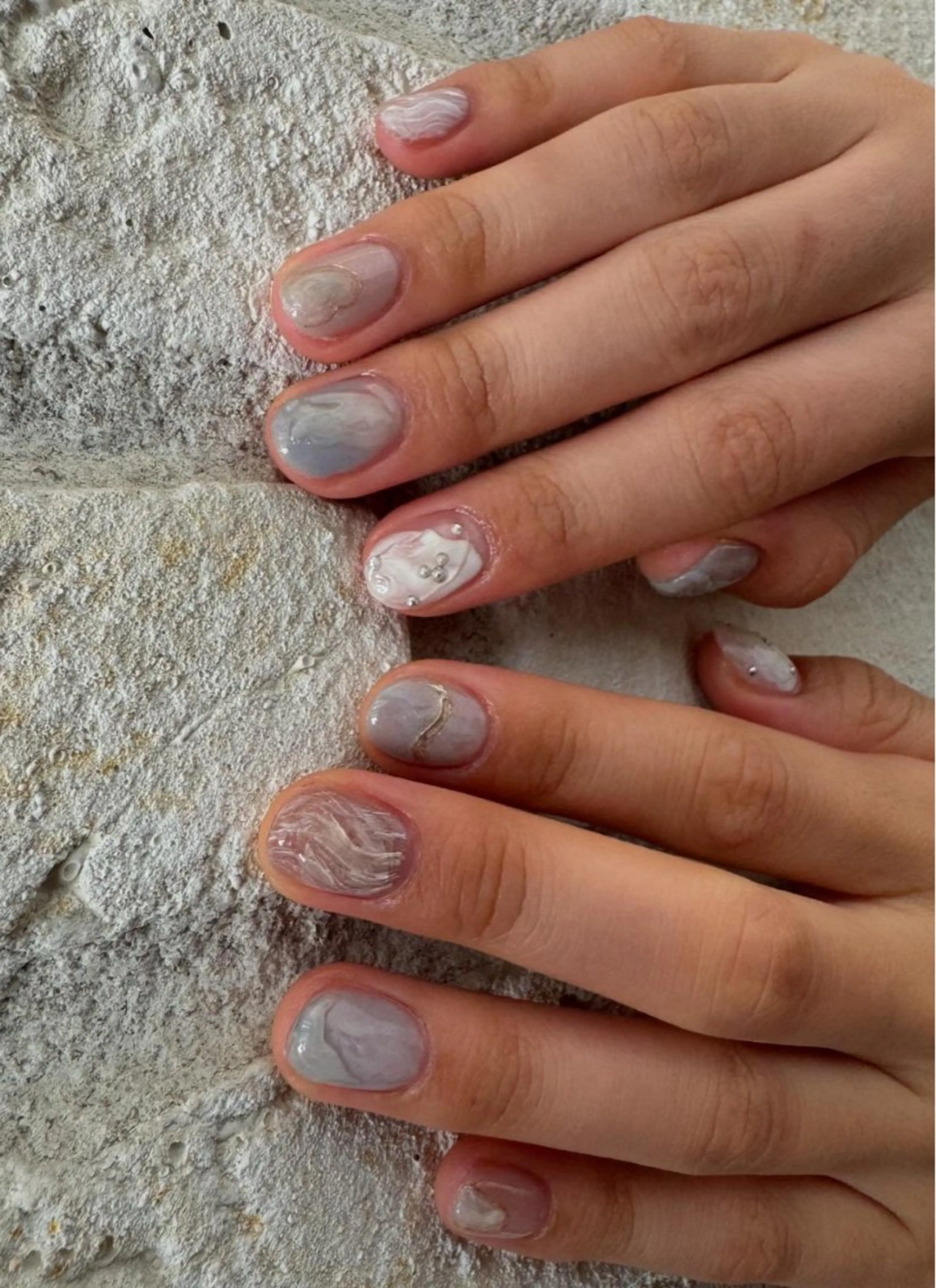 ネイル 成人式 キラキラネイル ニュアンスネイル オフィスネイル シンプルネイル Lililas サロン&スクールのネイルデザイン