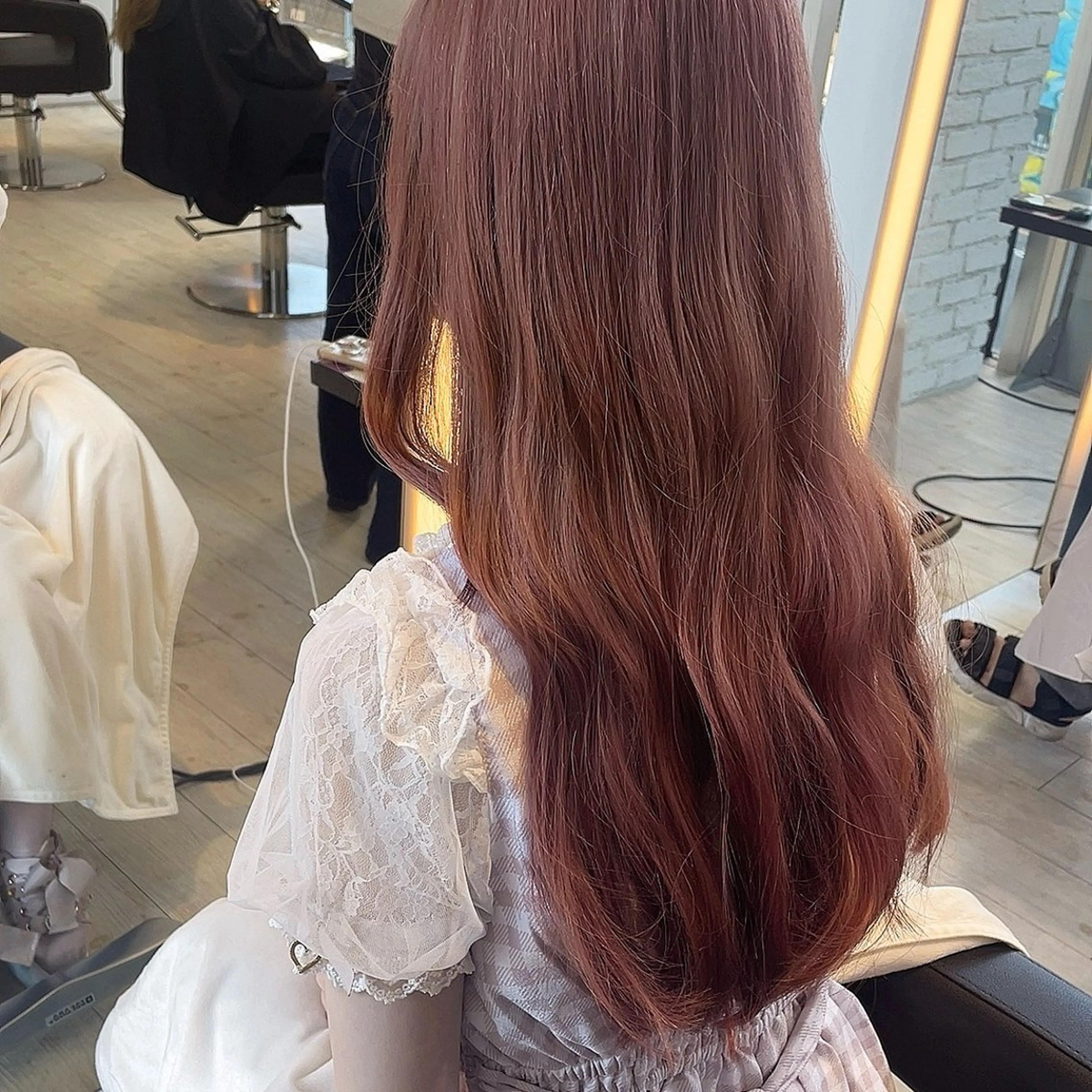 ロング カラー ブラウンカラー ピンクカラー ピンクブラウン ブリーチ/髪質改善/ ハイトーン/暖色のヘアスタイル