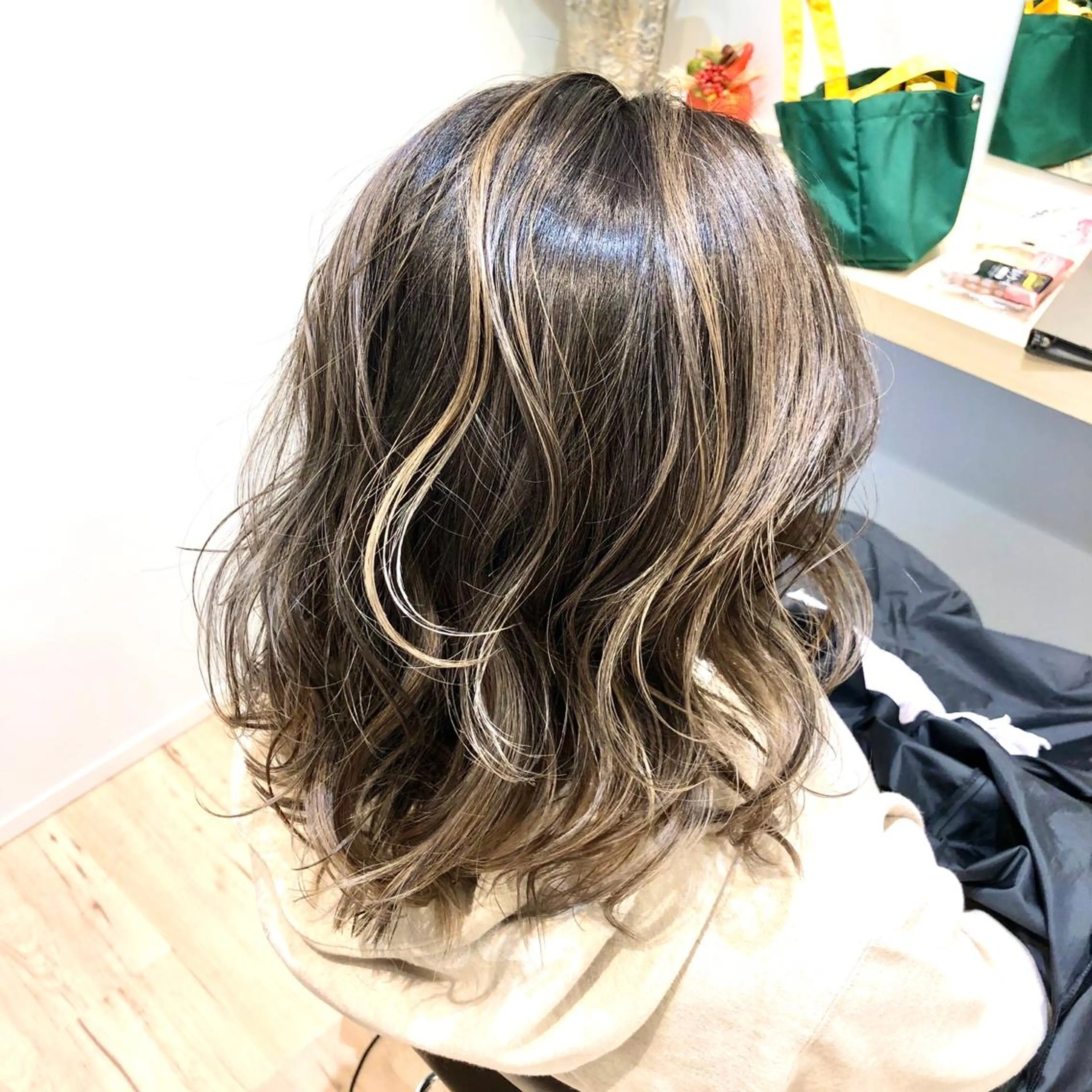 ミディアム カラー バレイヤージュ ブリーチ レイヤーカット ヘアカラー トリートメント 【店長】大根 亮太のヘアスタイル